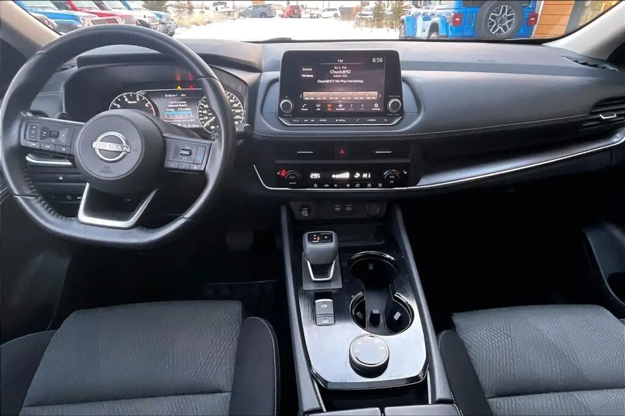 Nissan Rogue снимка Nissan Rogue