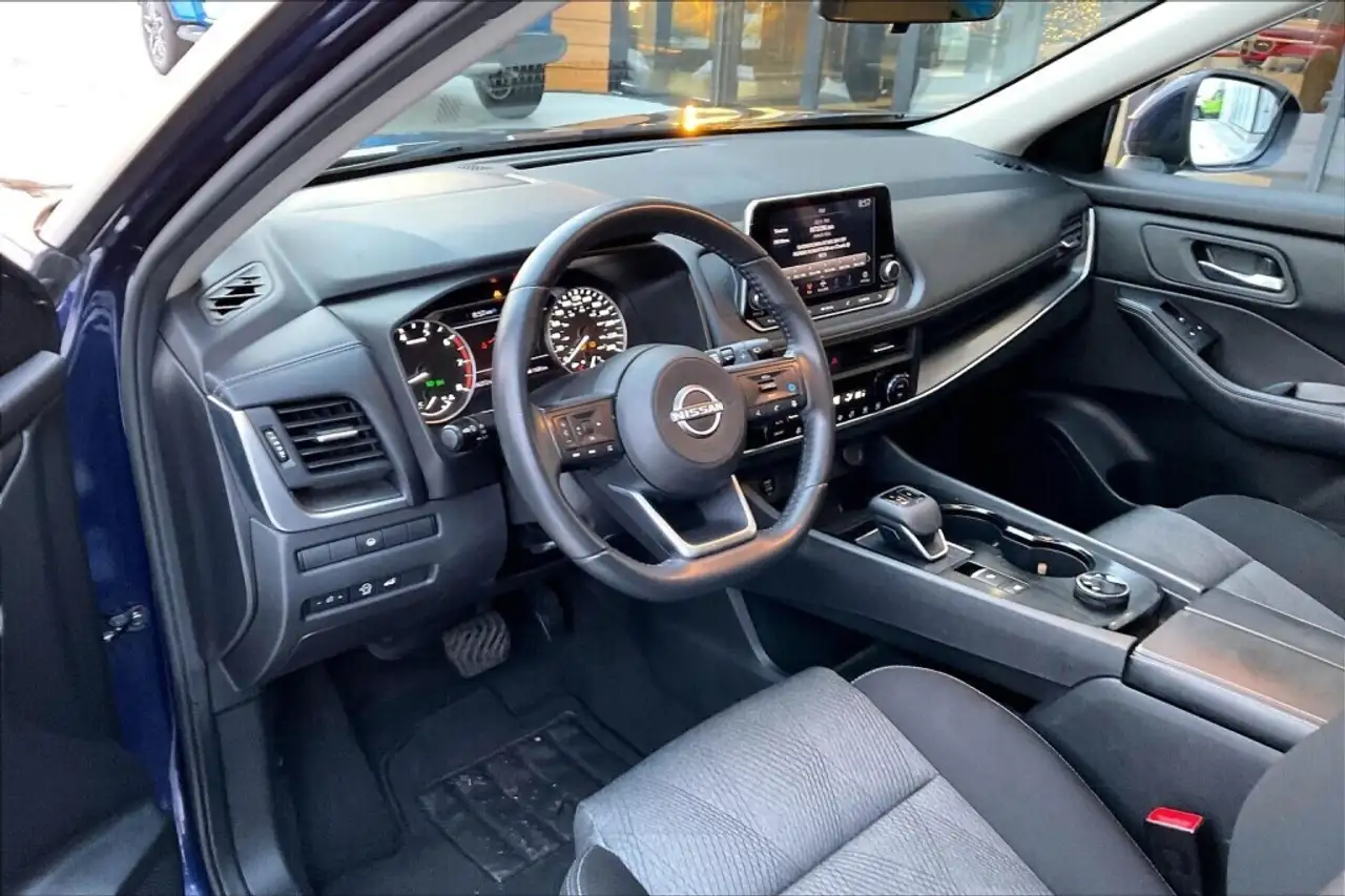 Nissan Rogue снимка Nissan Rogue