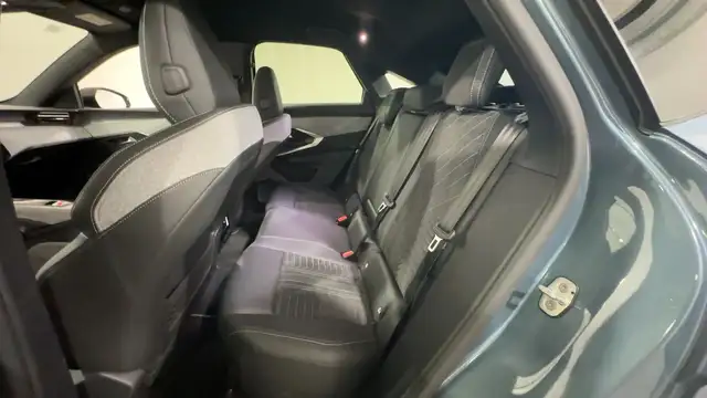 Peugeot 3008 view 13