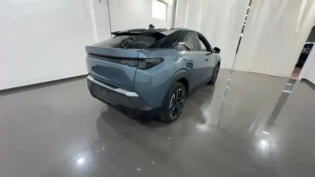 Peugeot 3008 view 4