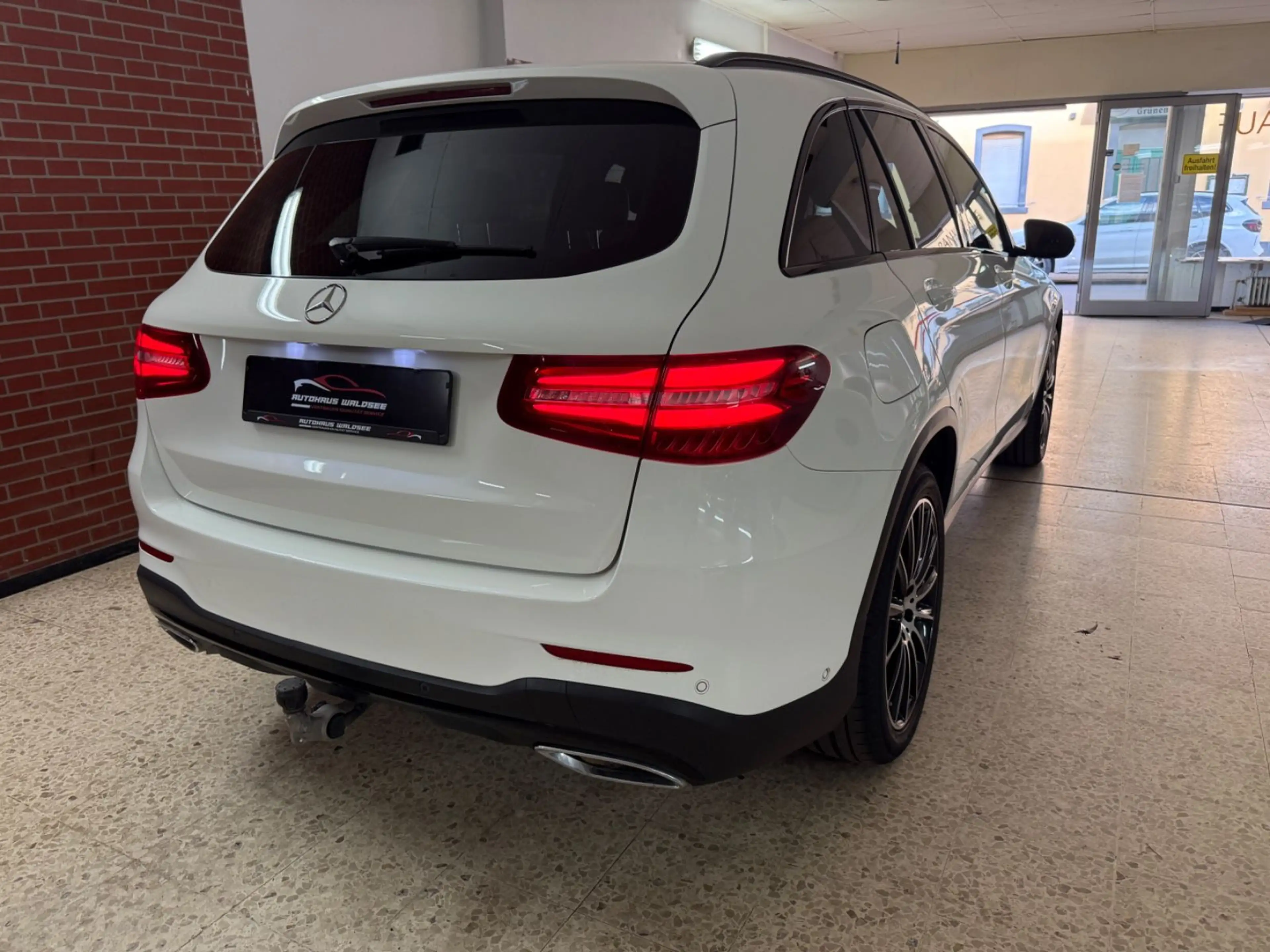 Mercedes-Benz GLC 250 AMG* Panorama* 360 Kamera* AHK* — photo 5