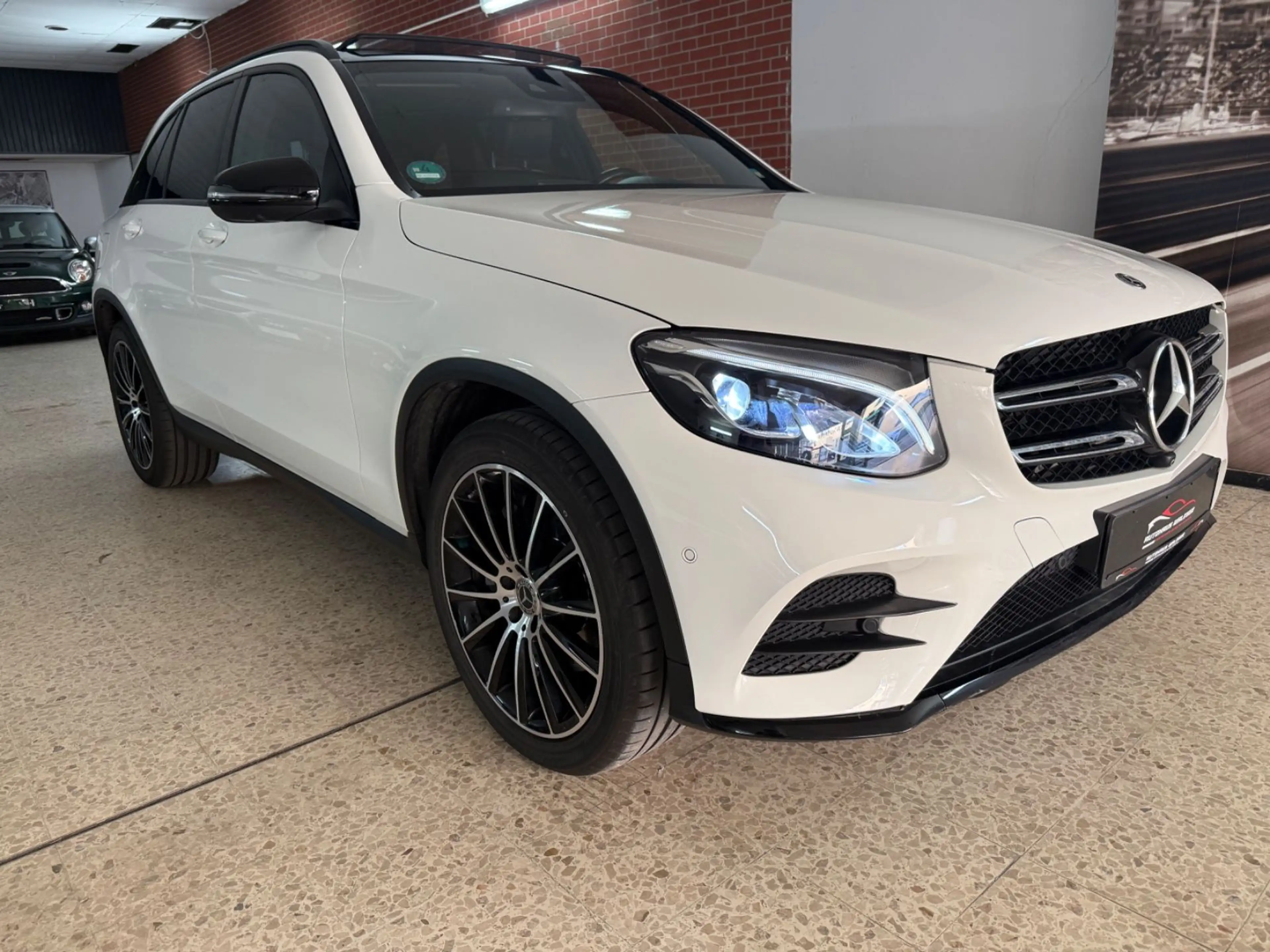 Mercedes-Benz GLC 250 AMG* Panorama* 360 Kamera* AHK* — photo 2