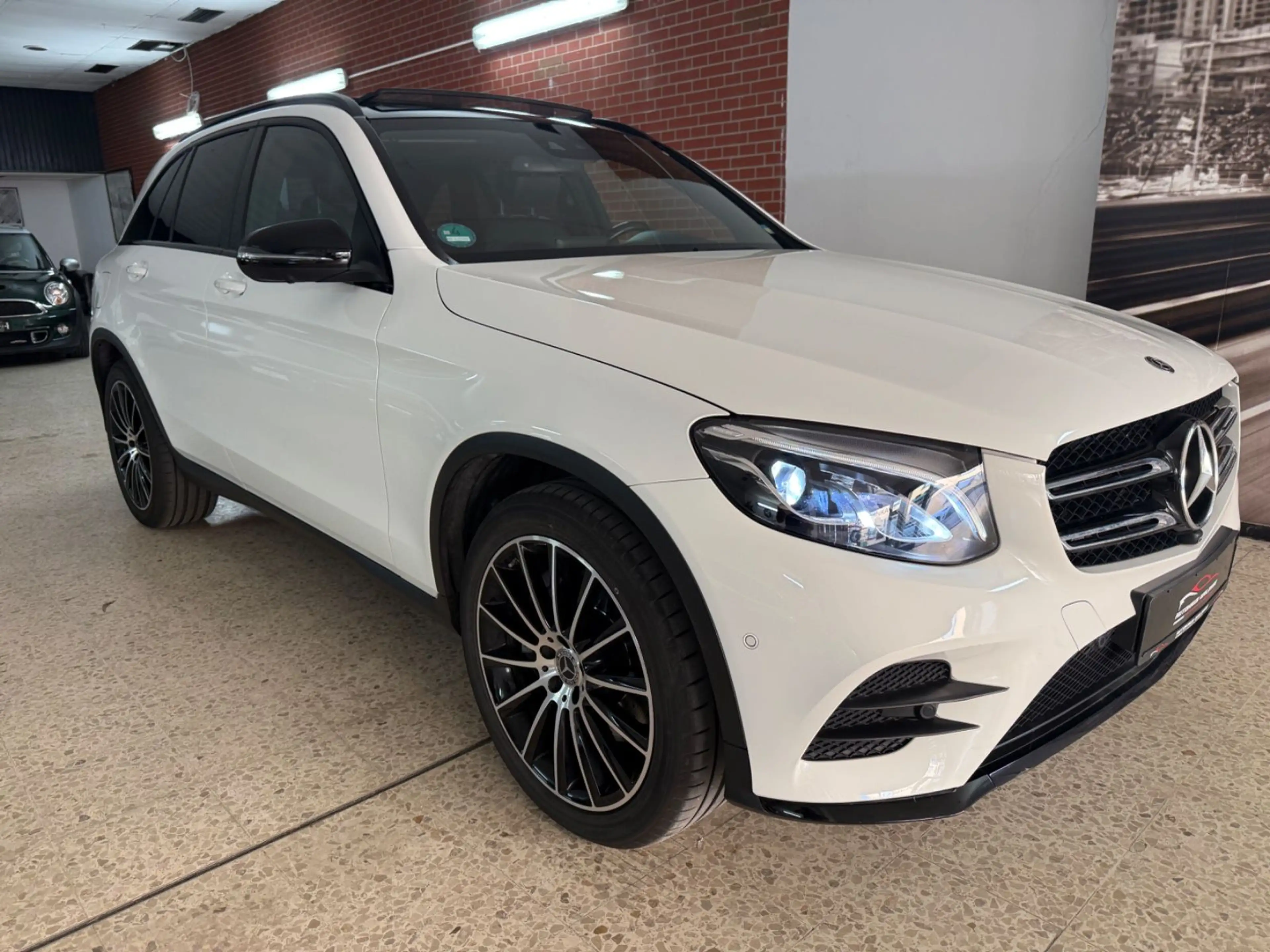 Mercedes-Benz GLC 250 AMG* Panorama* 360 Kamera* AHK*