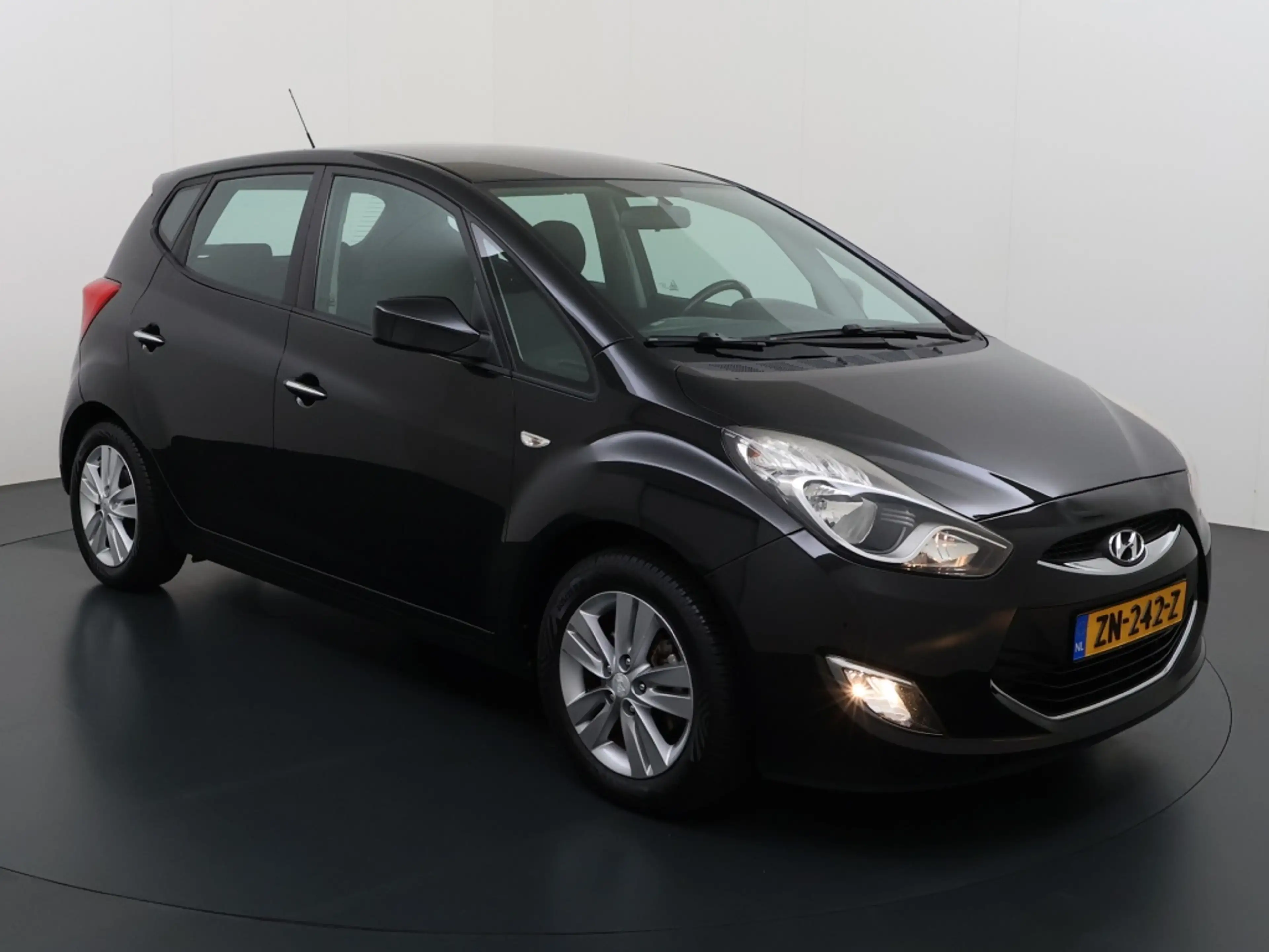 Hyundai iX20 1.4i i-Vision — photo 2