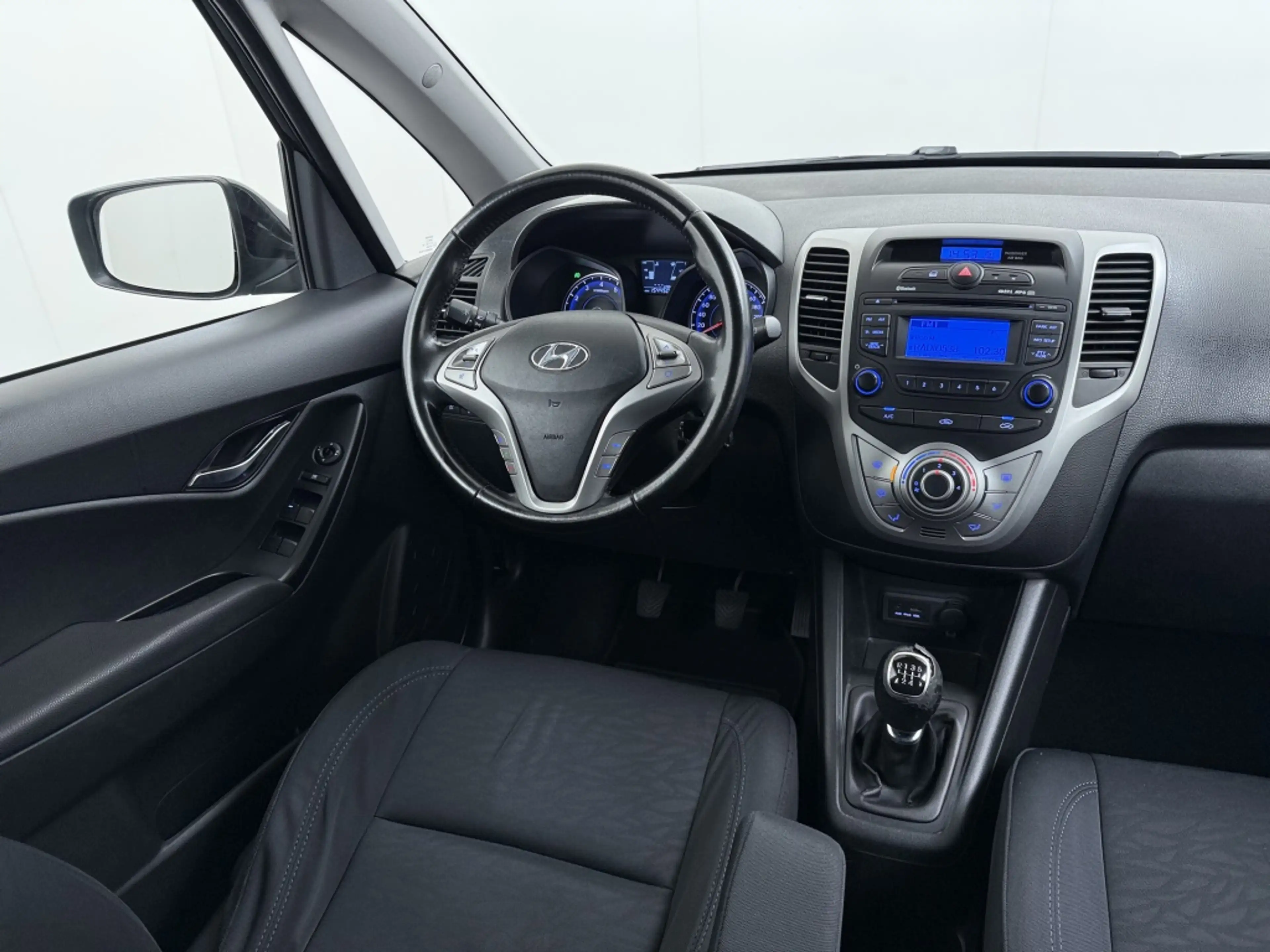 Hyundai iX20 1.4i i-Vision — photo 19