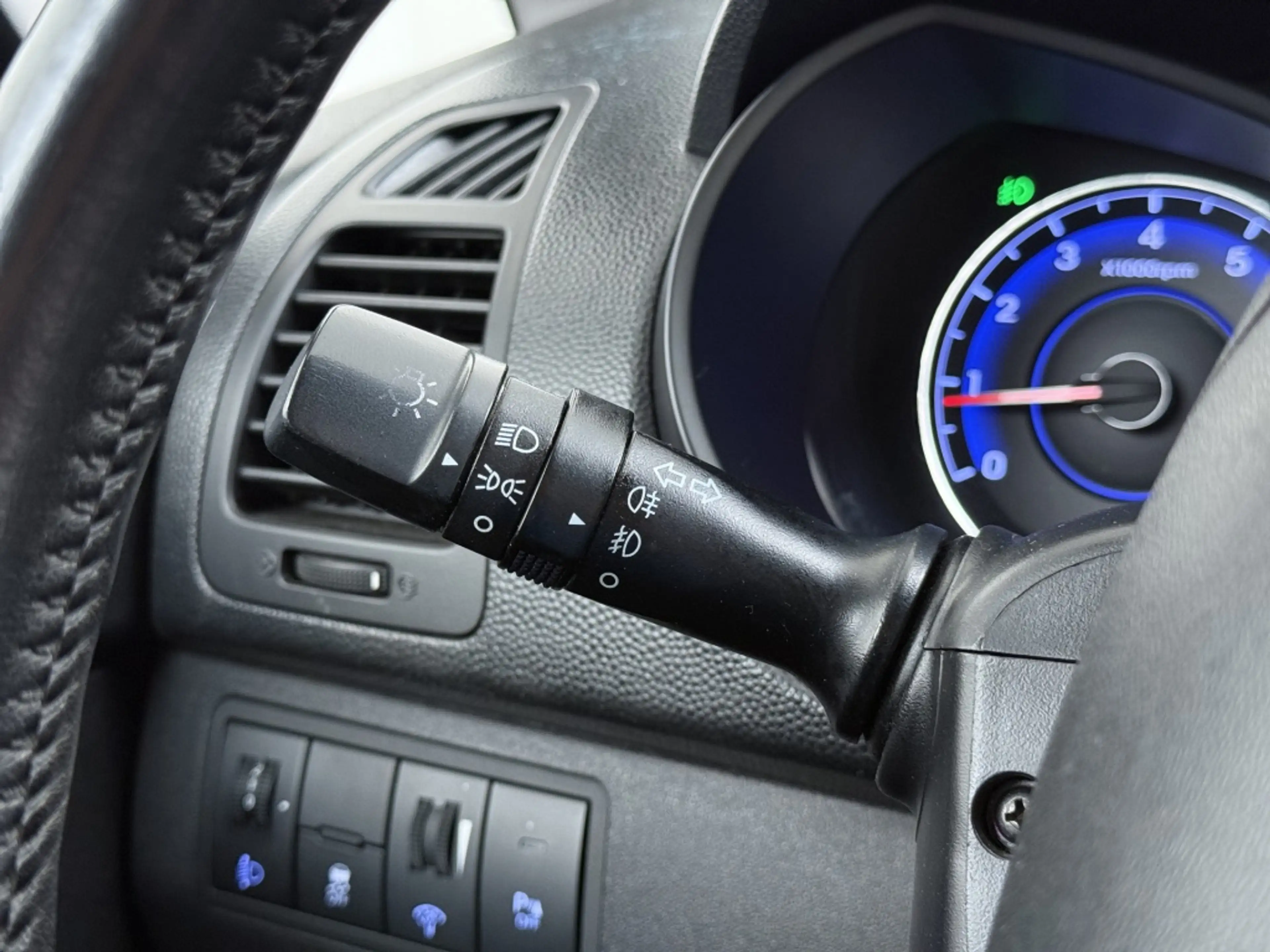 Hyundai iX20 1.4i i-Vision — photo 21
