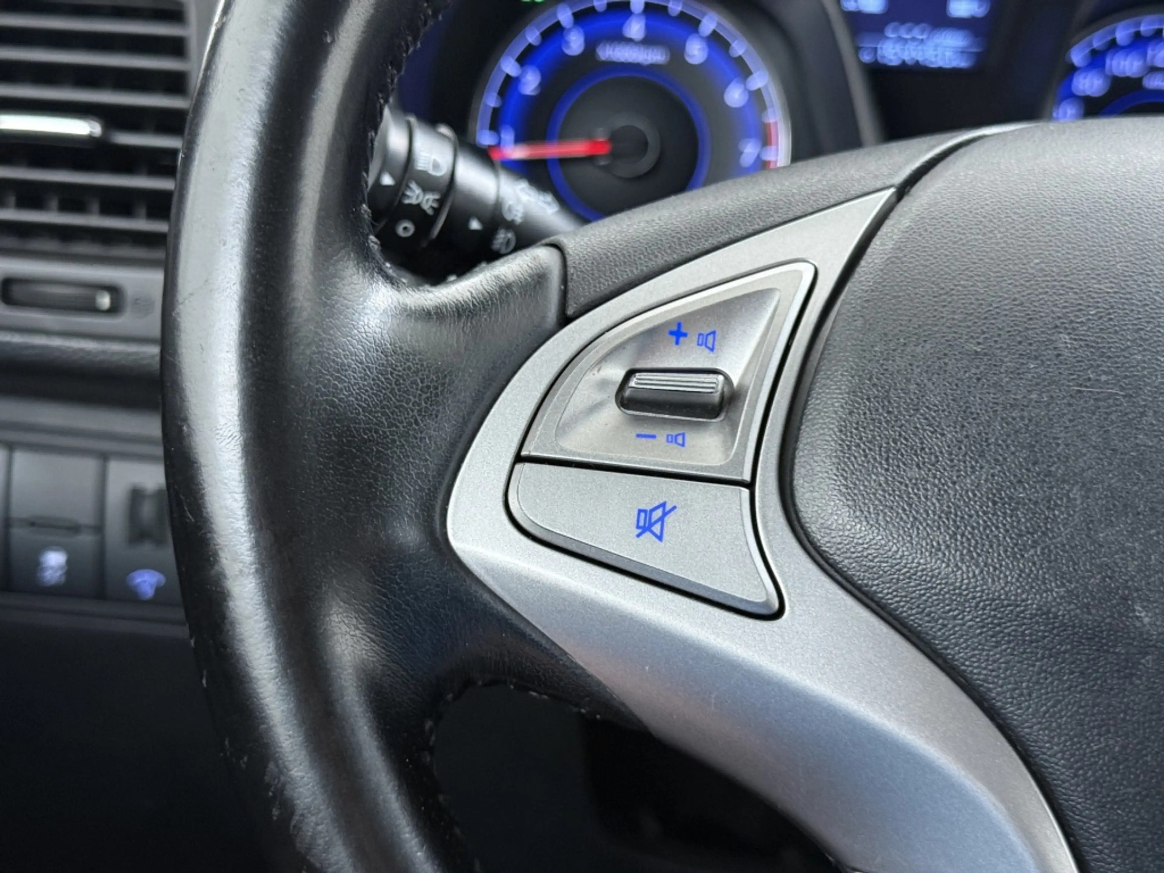 Hyundai iX20 1.4i i-Vision — photo 23