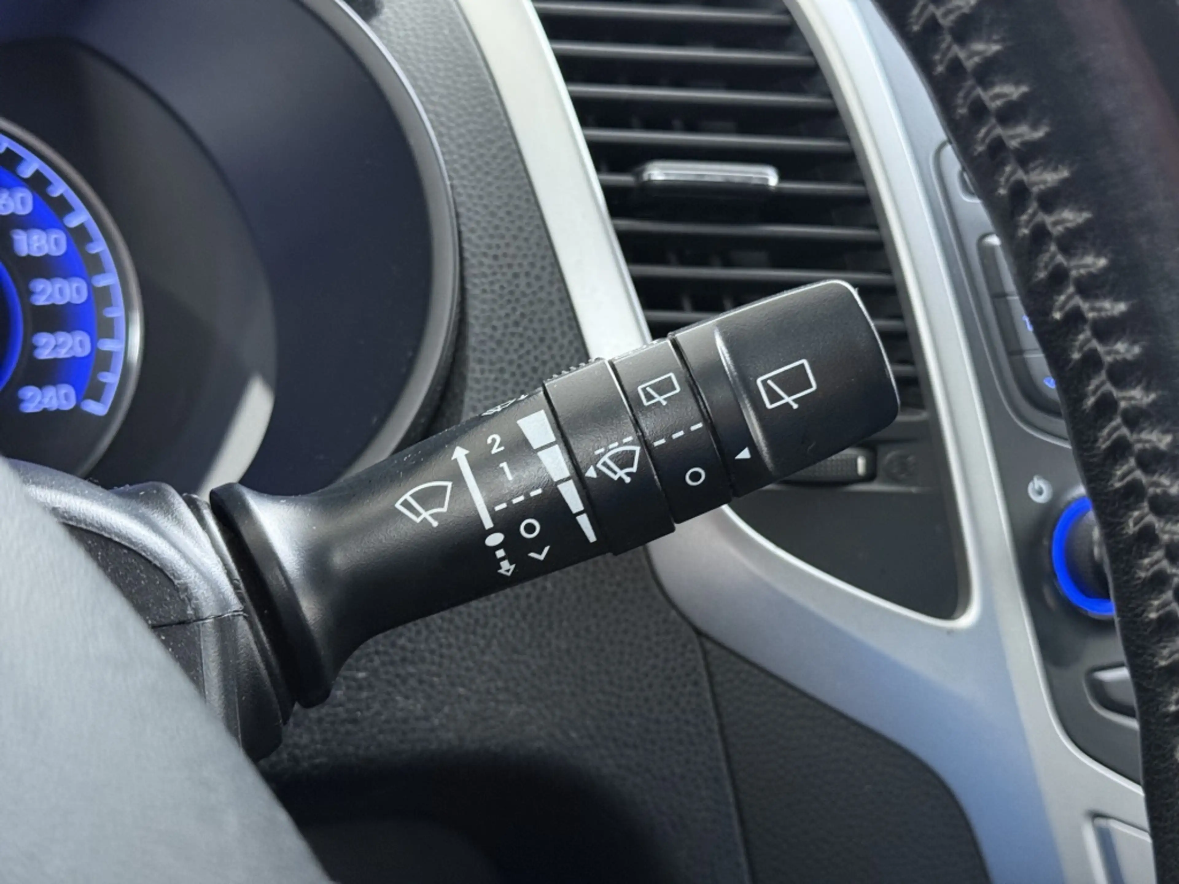 Hyundai iX20 1.4i i-Vision — photo 22