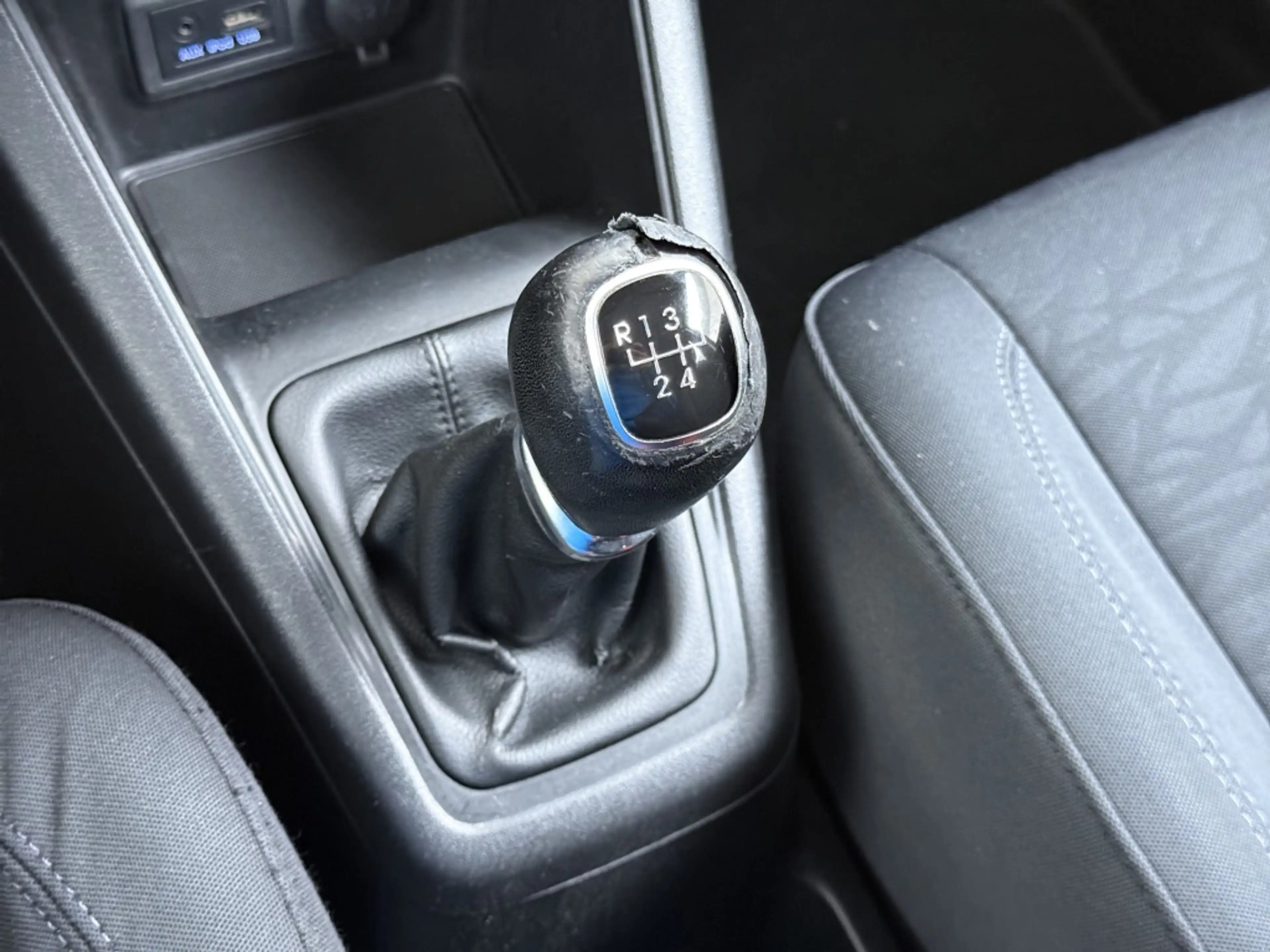 Hyundai iX20 1.4i i-Vision — photo 29