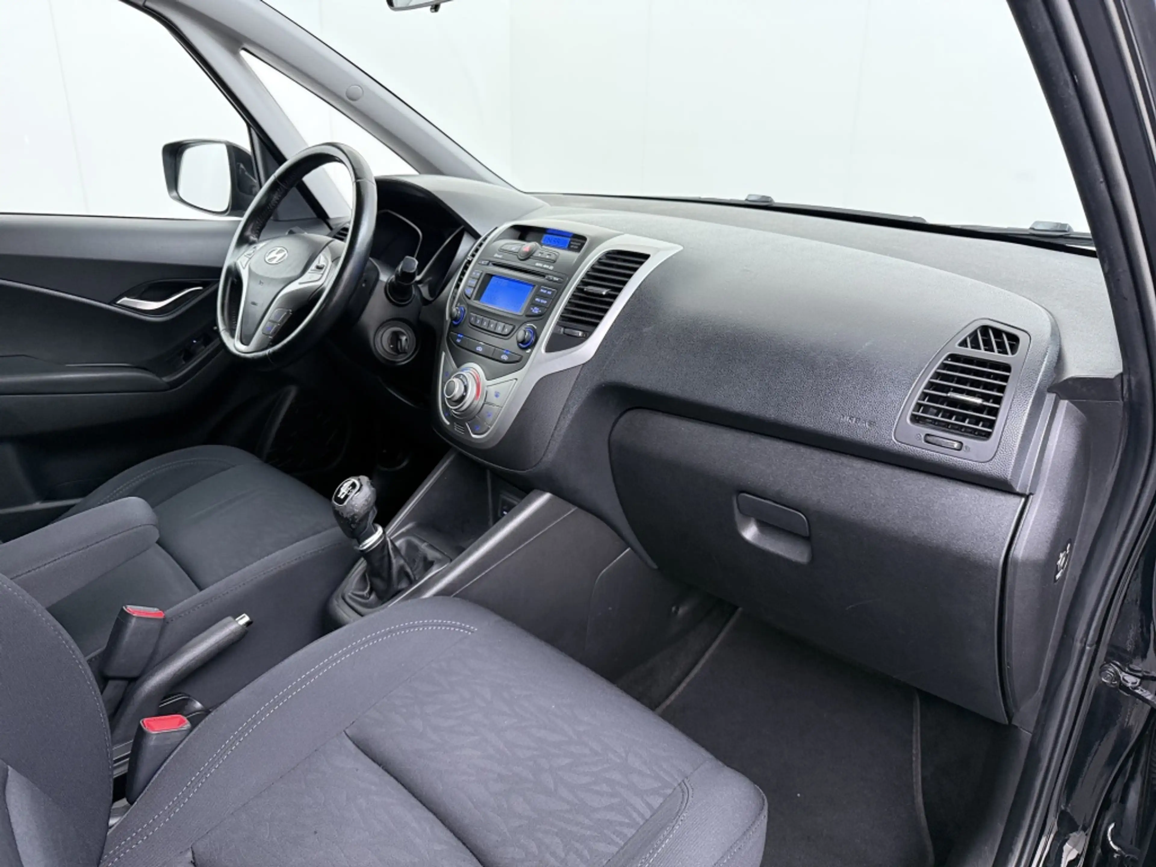 Hyundai iX20 1.4i i-Vision — photo 31