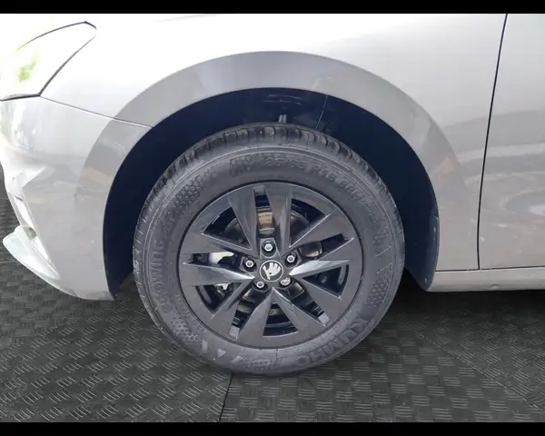 Skoda Fabia view 9