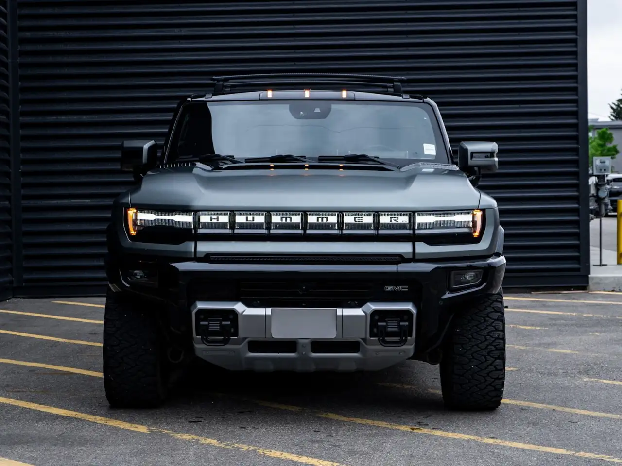GMC HUMMER EV SUV снимка GMC HUMMER EV SUV