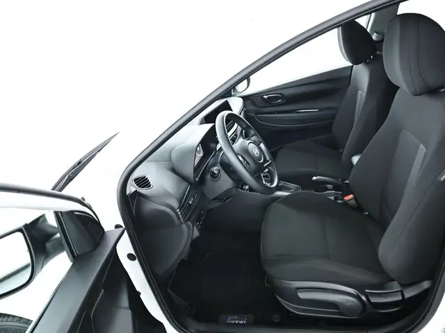 Hyundai i20 view 8