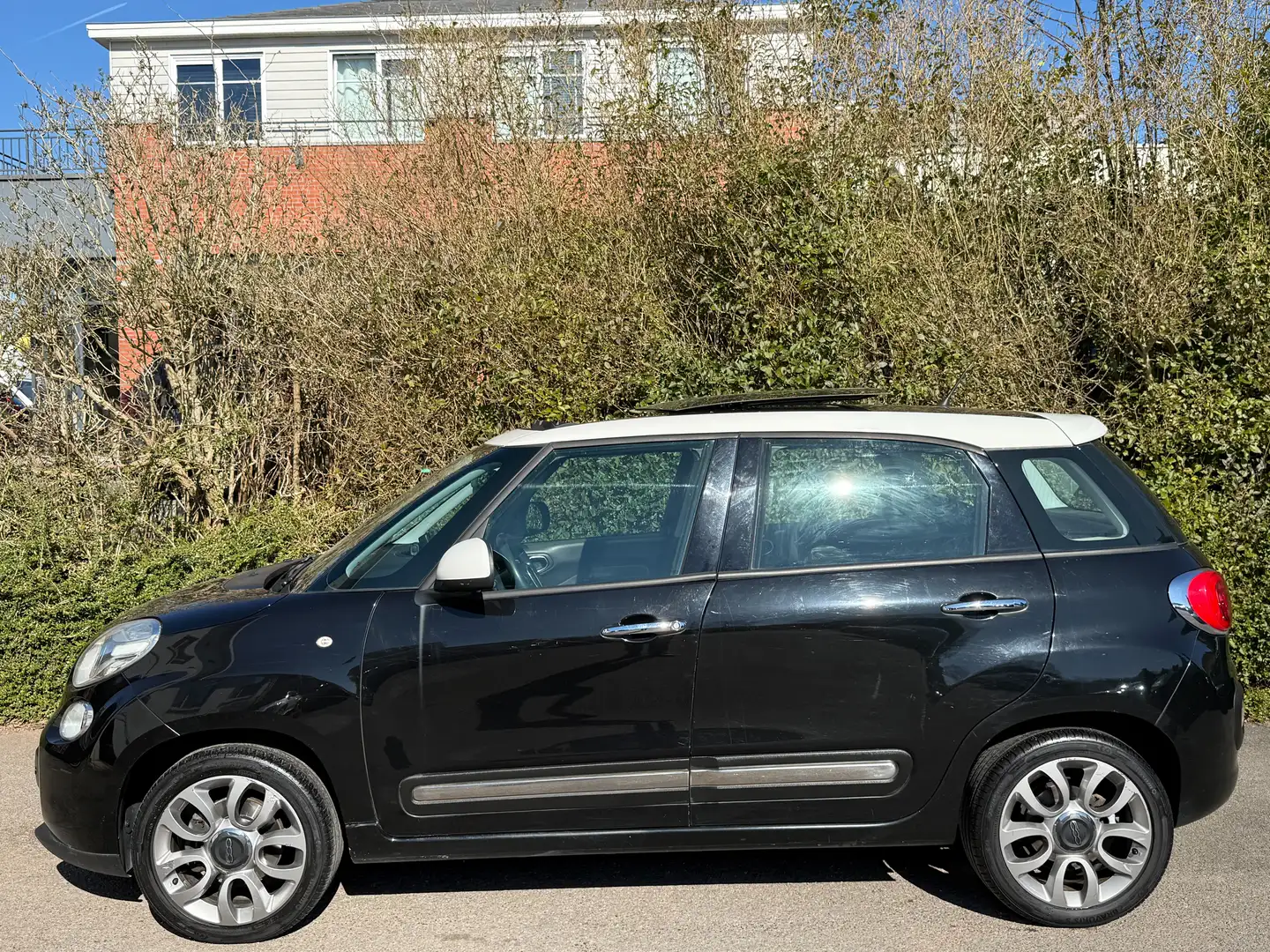 Fiat 500L 1.4i+AIRCO+CARNET COMPLET+TOIT OUVR+JANTES+EU 6 Noir - 2