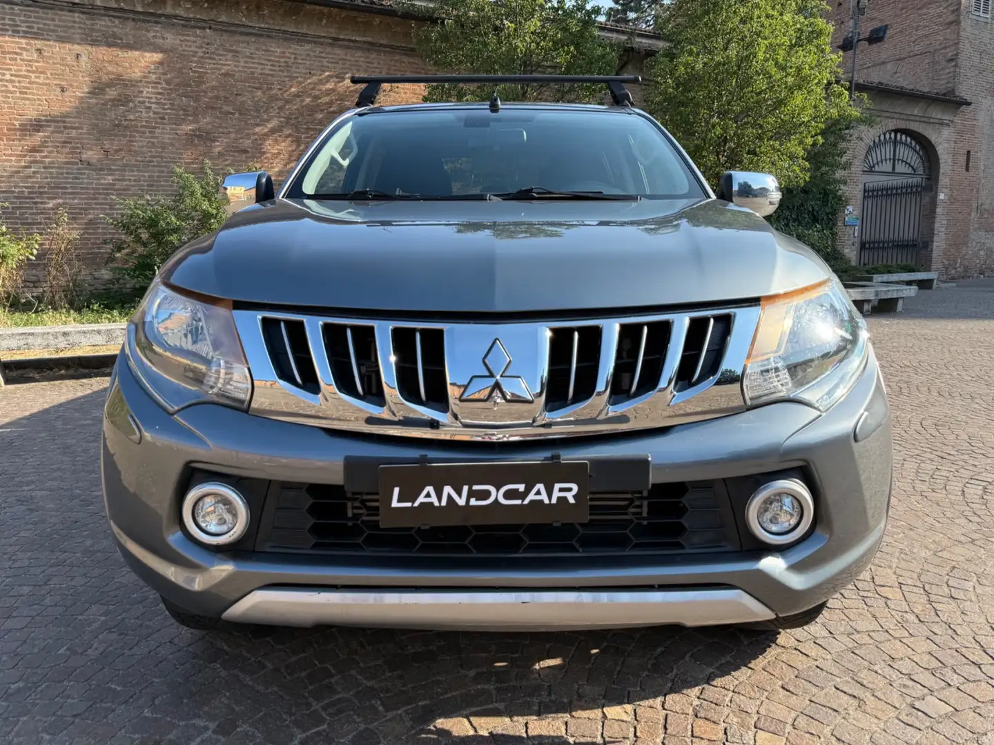 Mitsubishi L200 2.4 DI-D/181CV Double Cab Intense Hp Mivec SDA Gris - 2