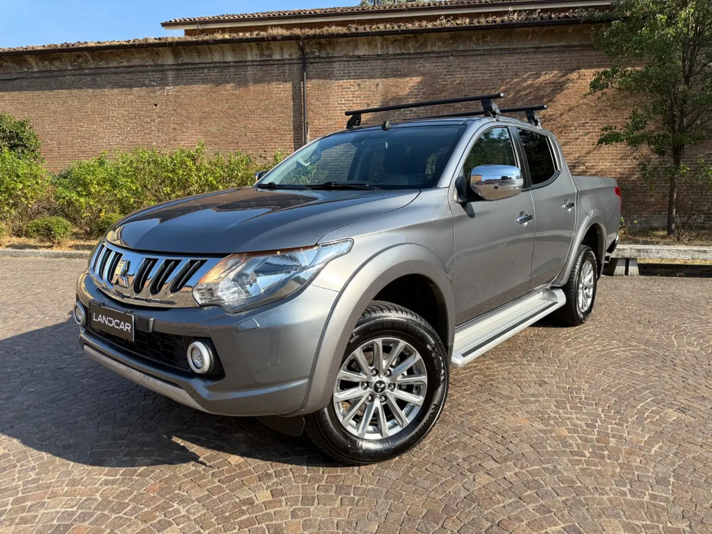 Mitsubishi L200 2.4 DI-D/181CV Double Cab Intense Hp Mivec SDA Gris - 1