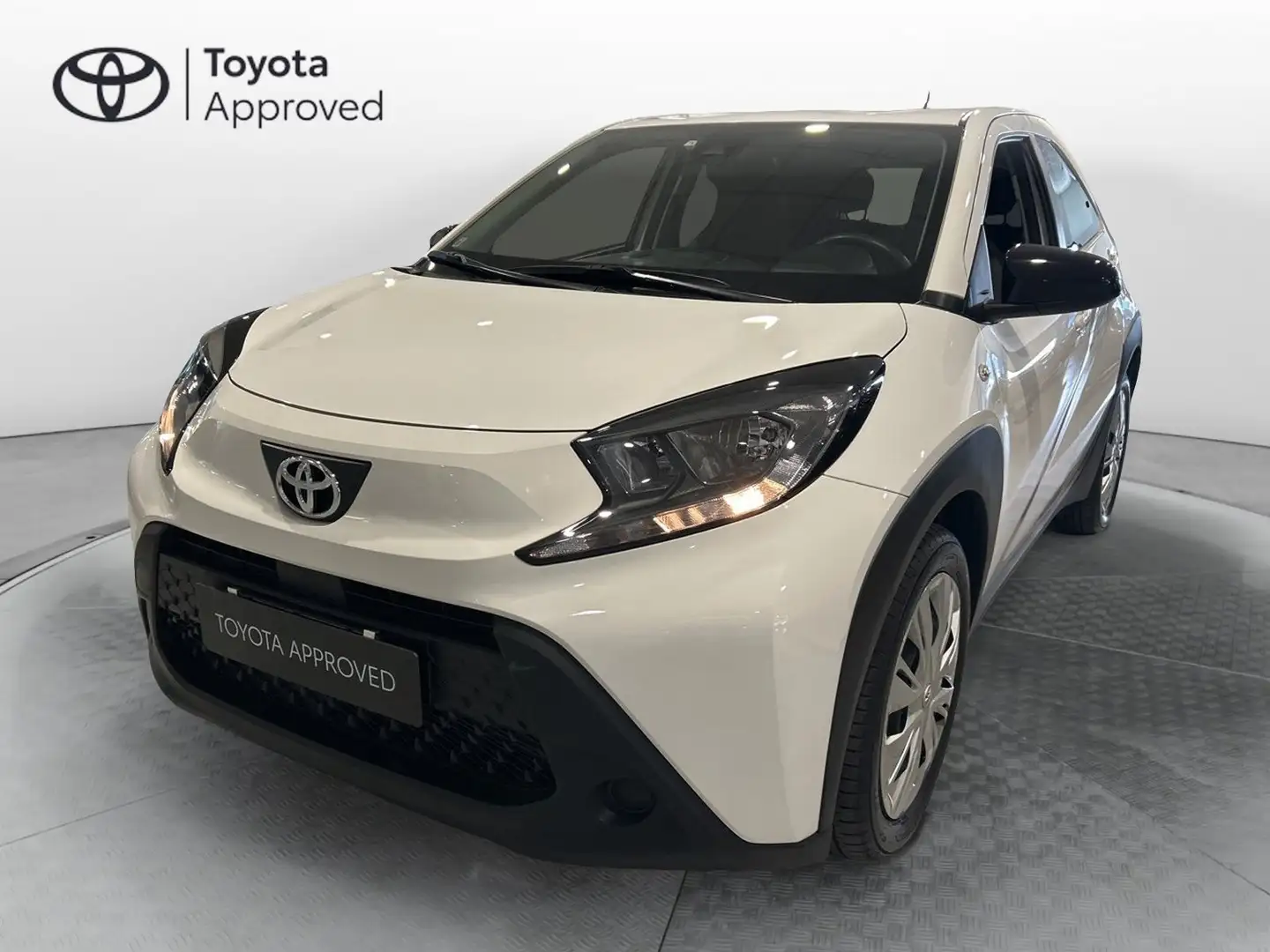 Toyota Aygo X Aygo X 1.0 VVT-i 72 CV 5 porte Active Blanc - 1