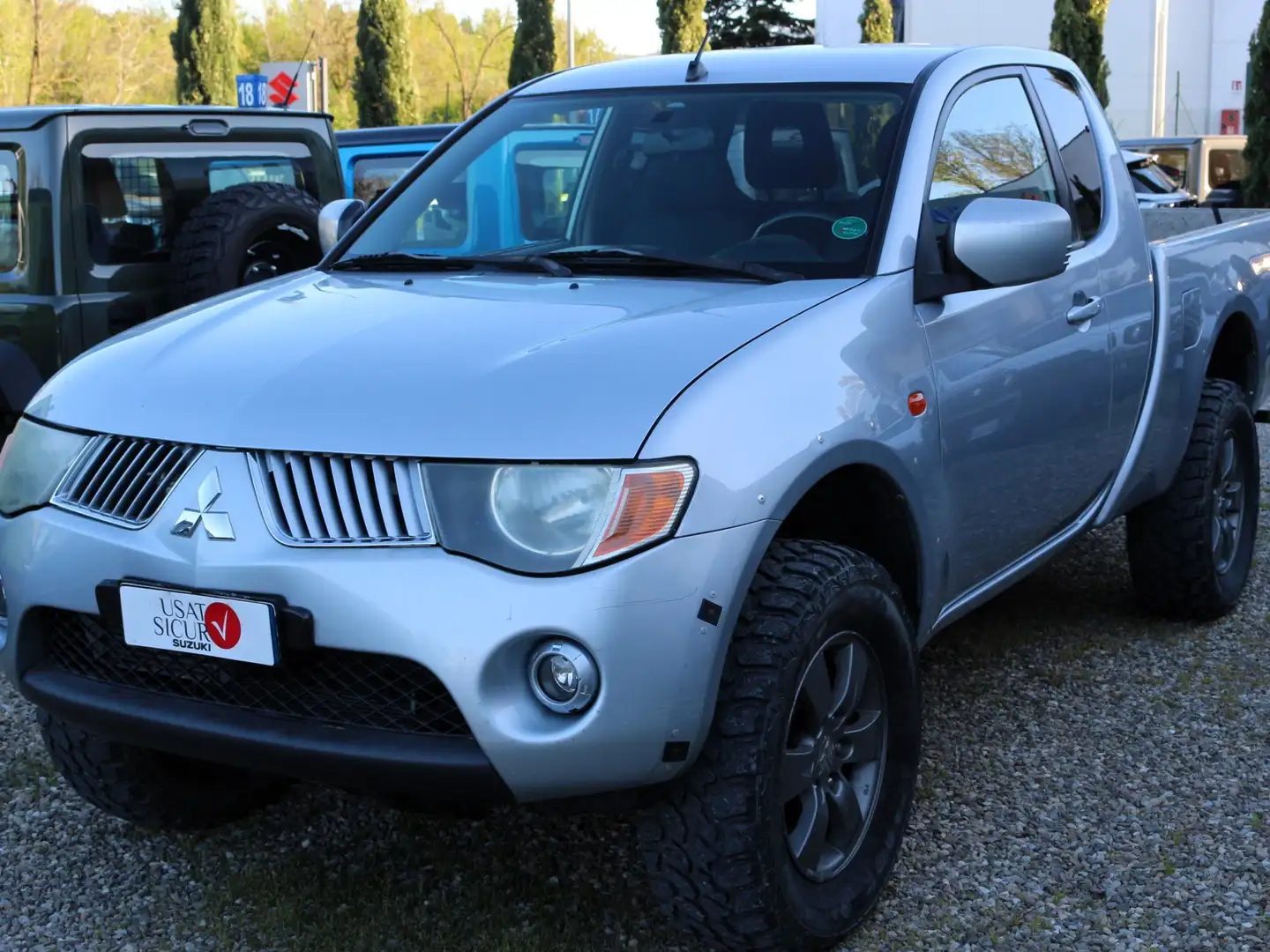 Mitsubishi L200 2.5 di-d INSPORT 4 POSTI CAB SINGOLA Plateado - 2