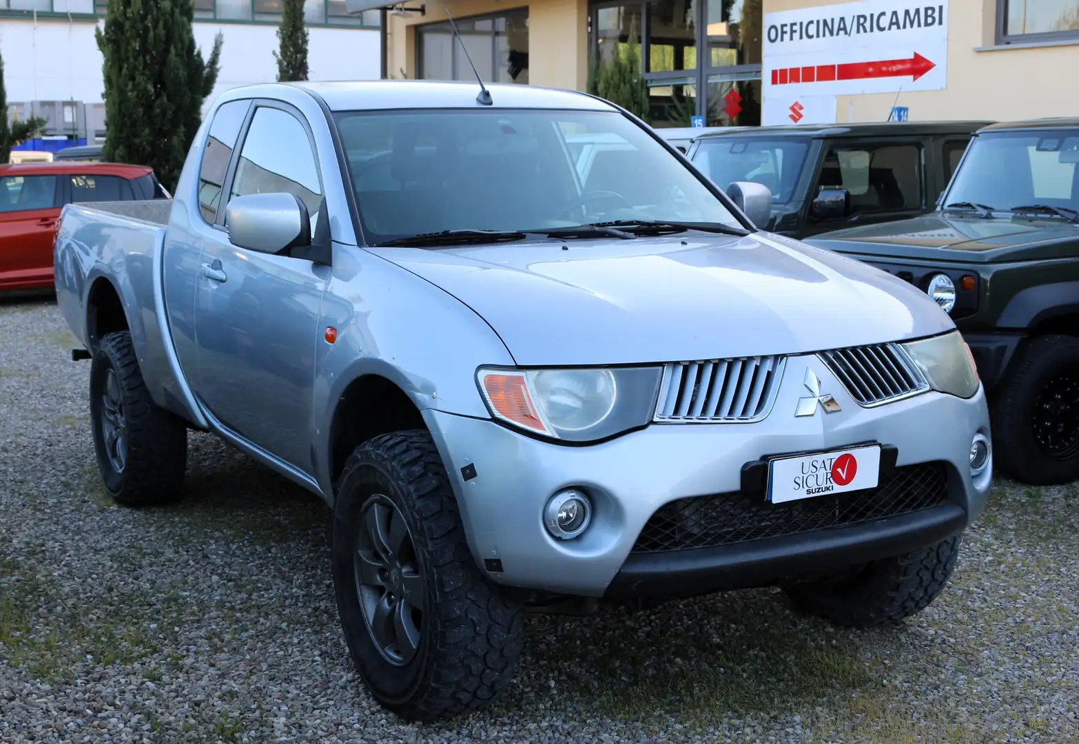 Mitsubishi L200 2.5 di-d INSPORT 4 POSTI CAB SINGOLA Plateado - 1