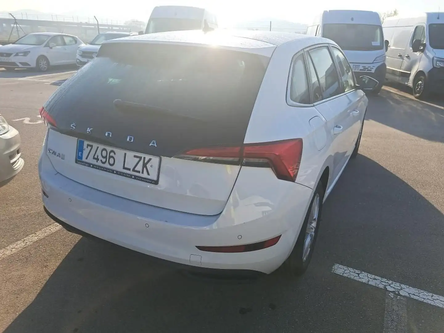 Skoda Scala 1.0 TSI Emotion 70kW Wit - 2