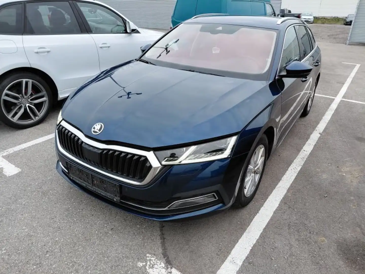 Skoda Octavia Combi 2,0 TDI Premium Matrix AHV Mod 21 Blau - 1