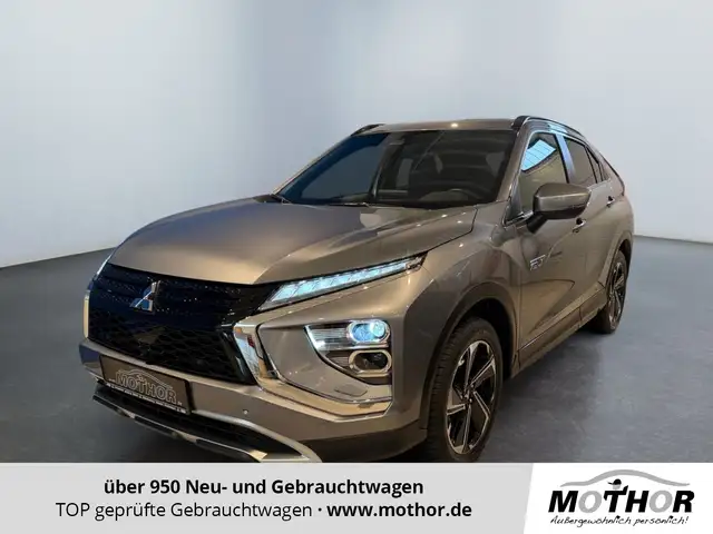 Mitsubishi Eclipse Cross Plus 2.4 MIVEC PHEV TEMP NAVI PDC