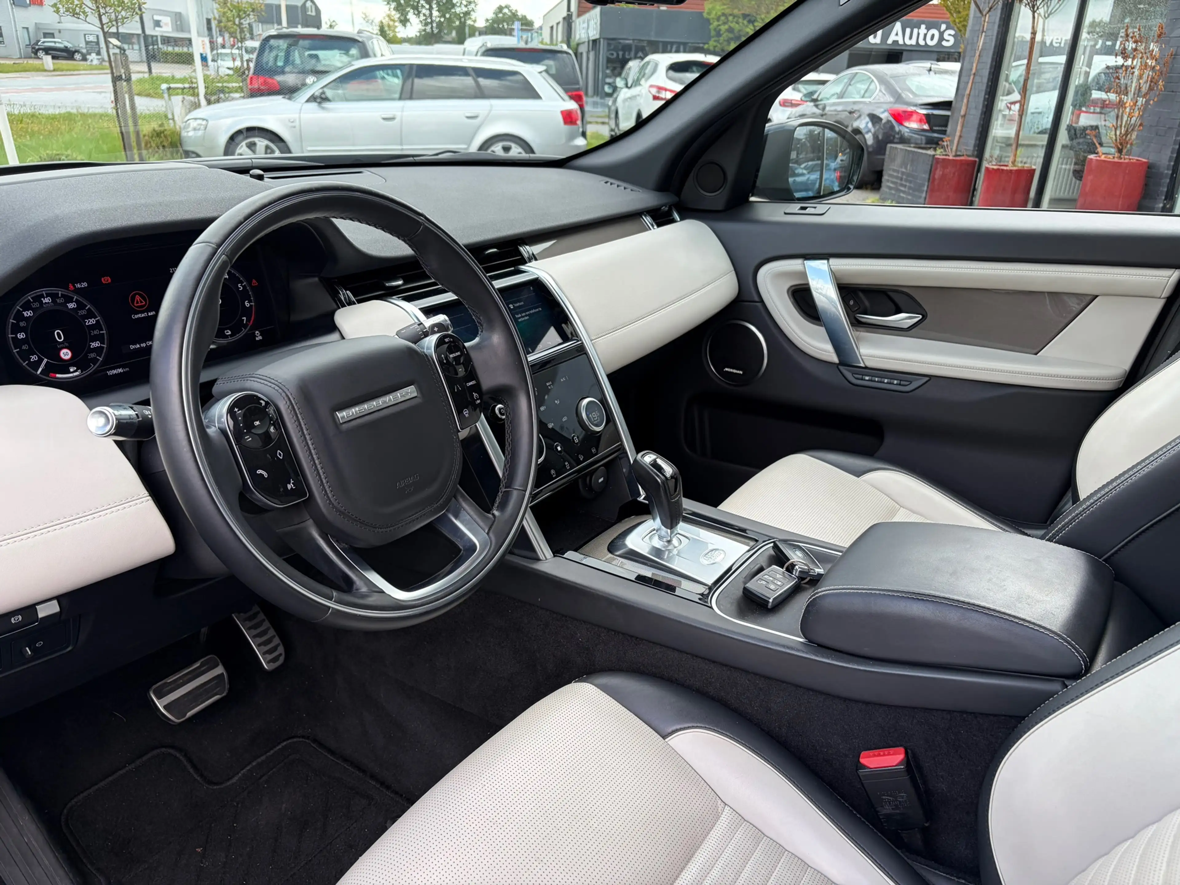 Land Rover Discovery Sport P300e 1.5 R-Dynamic HSE — photo 7