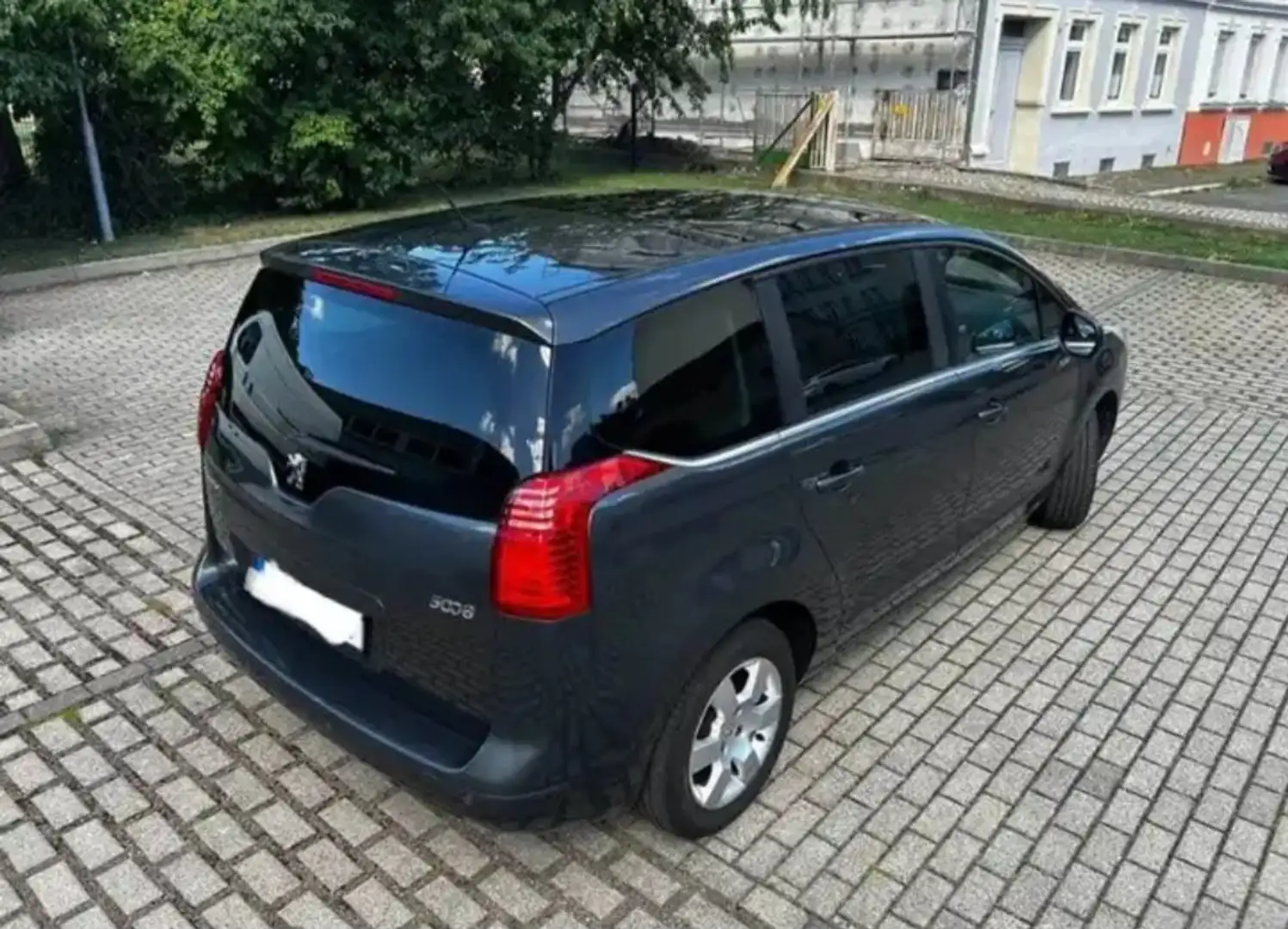 Peugeot 5008 5008 HDI FAP 110 Business-Line Grau - 1