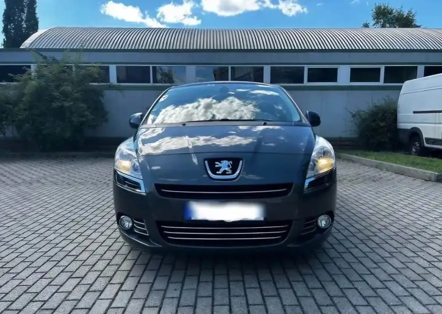 Peugeot 5008 5008 HDI FAP 110 Business-Line Grau - 2