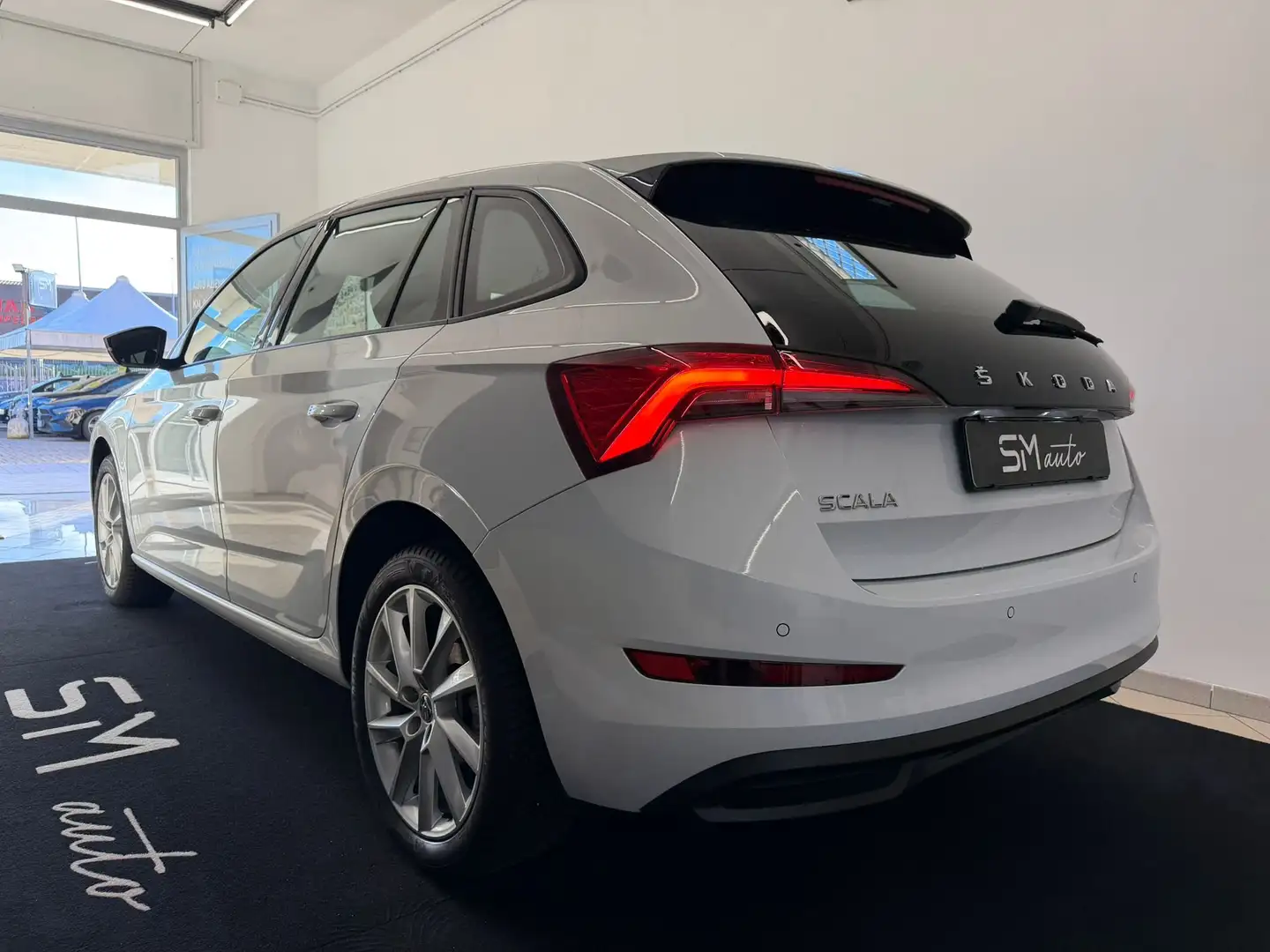 Skoda Scala Scala 2019 1.0 tsi Style 110cv dsg Bianco - 2