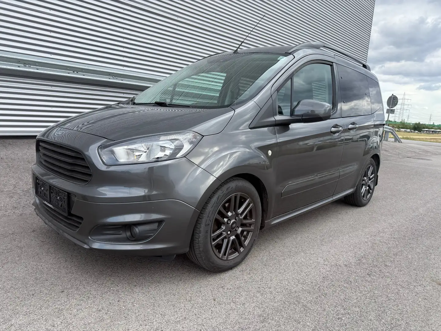 Ford Tourneo Courier 1,0 EcoBoost Sport ID:104 Grau - 2