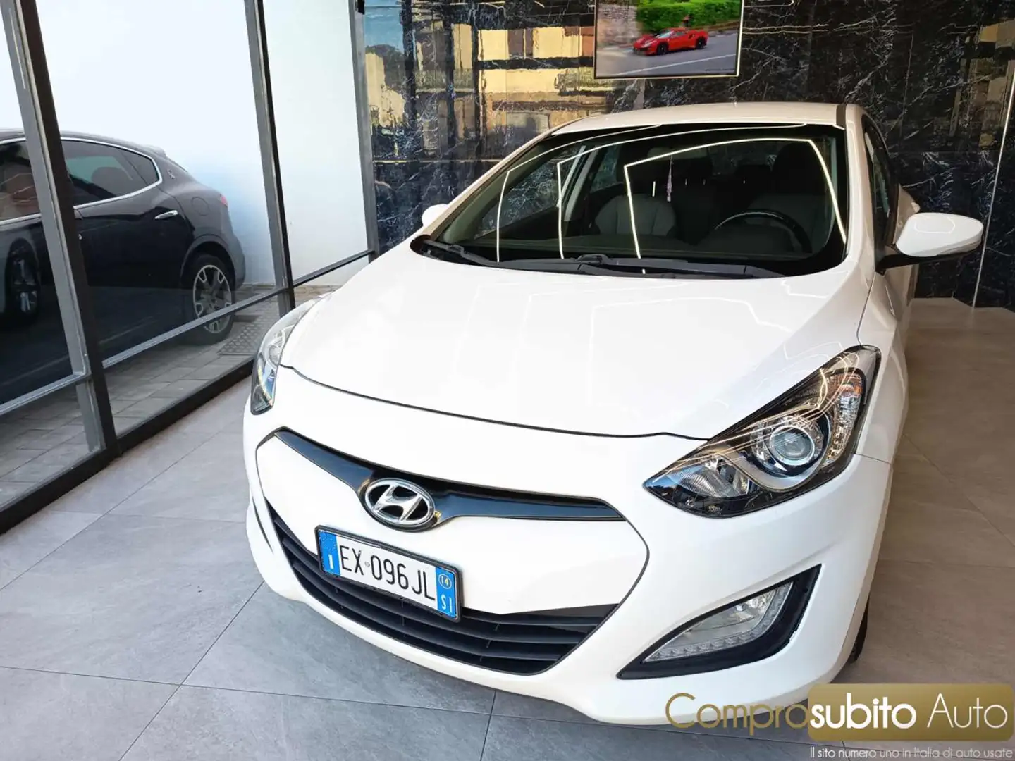 Hyundai i30 1.6 CRDi 5p. Comfort A/T Bianco - 2