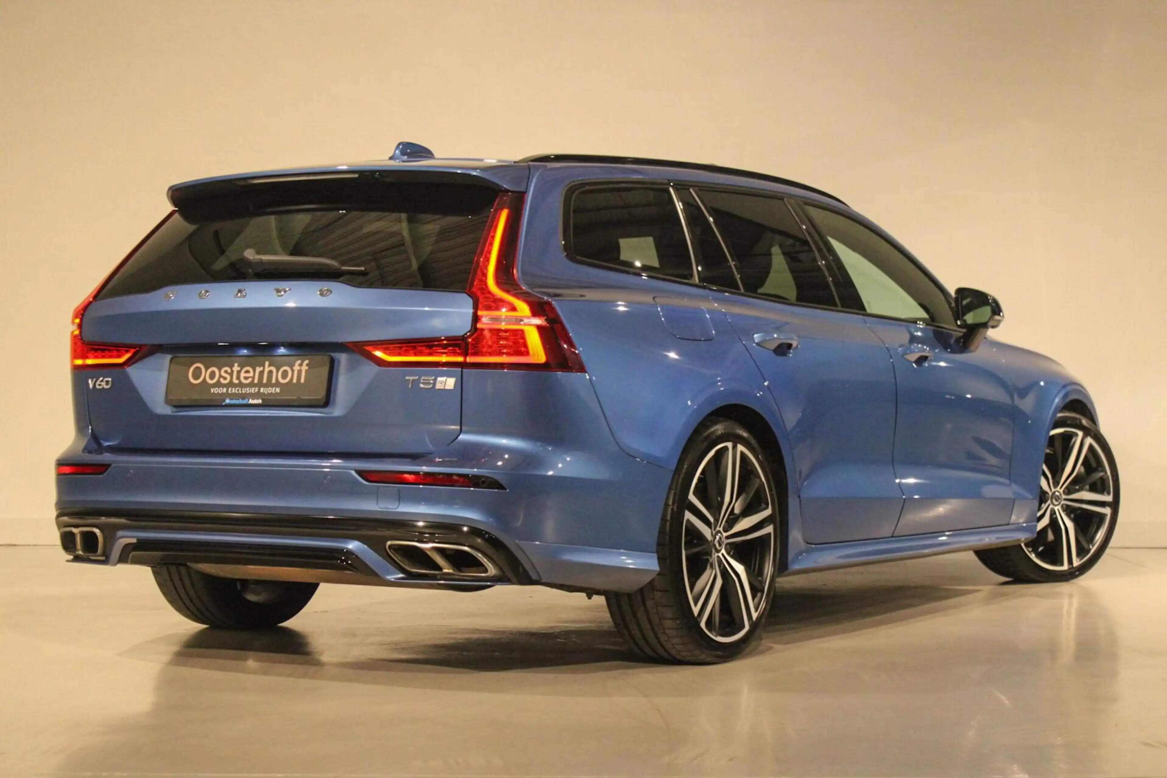 Volvo V60 2.0 T5 R-Design PANO | H&K | 20 " | TREKH | POLEST — photo 2