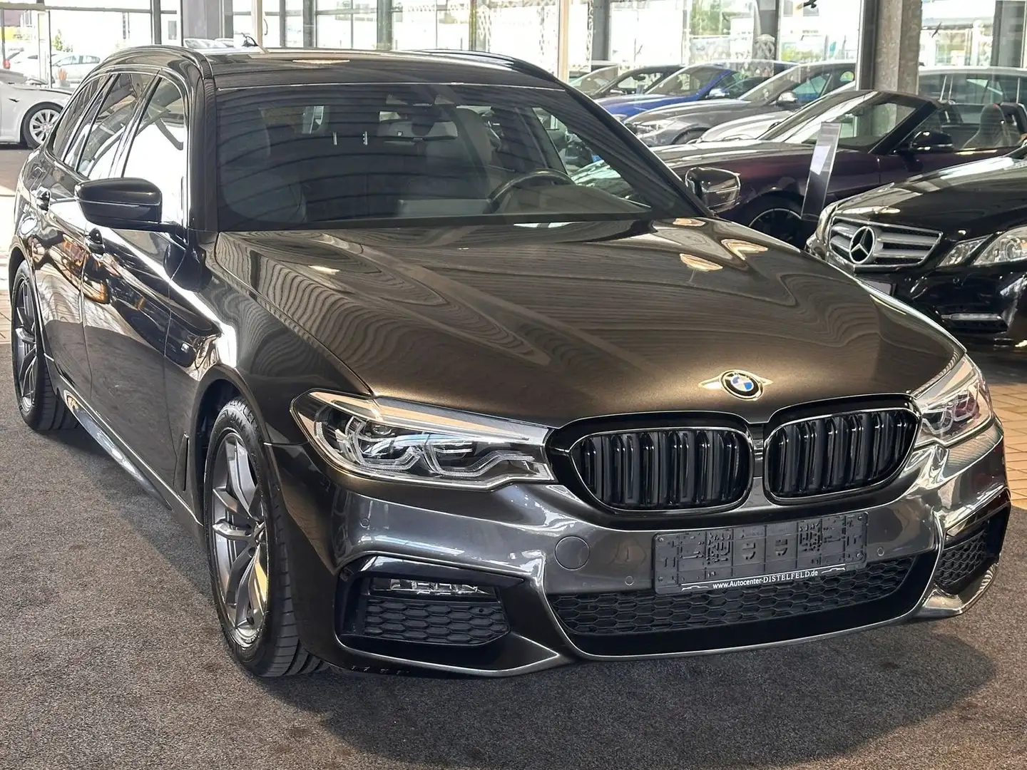 BMW 520 d M Sport Leder Harman Kardon Navi LED Gris - 1