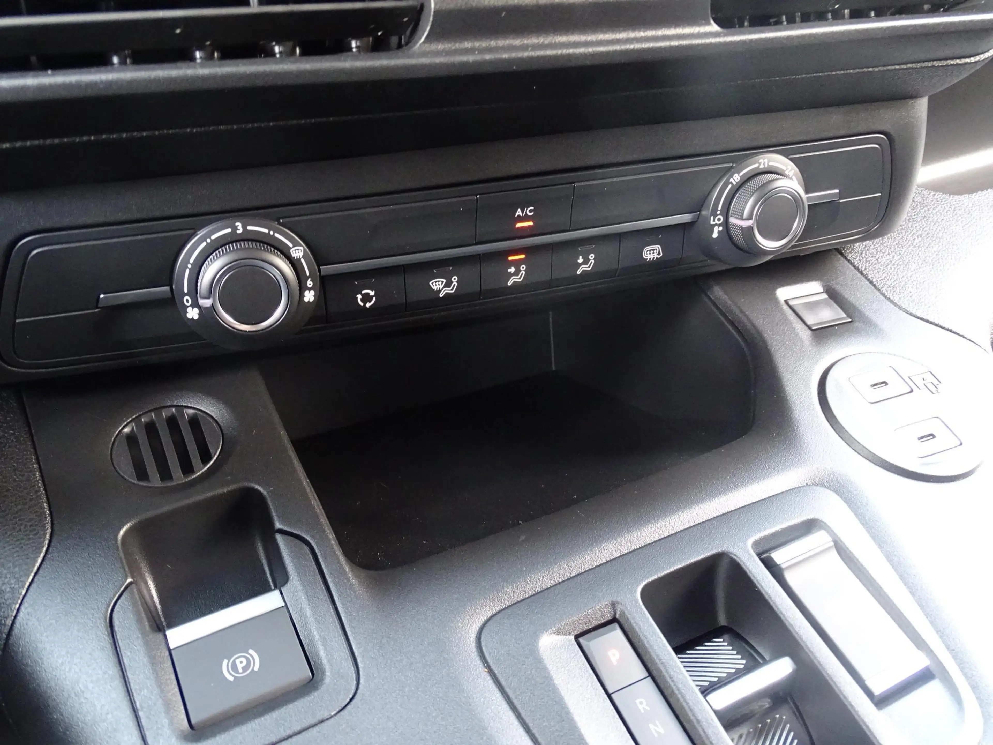Citroen Berlingo Electric 50 kW/h XL — photo 12