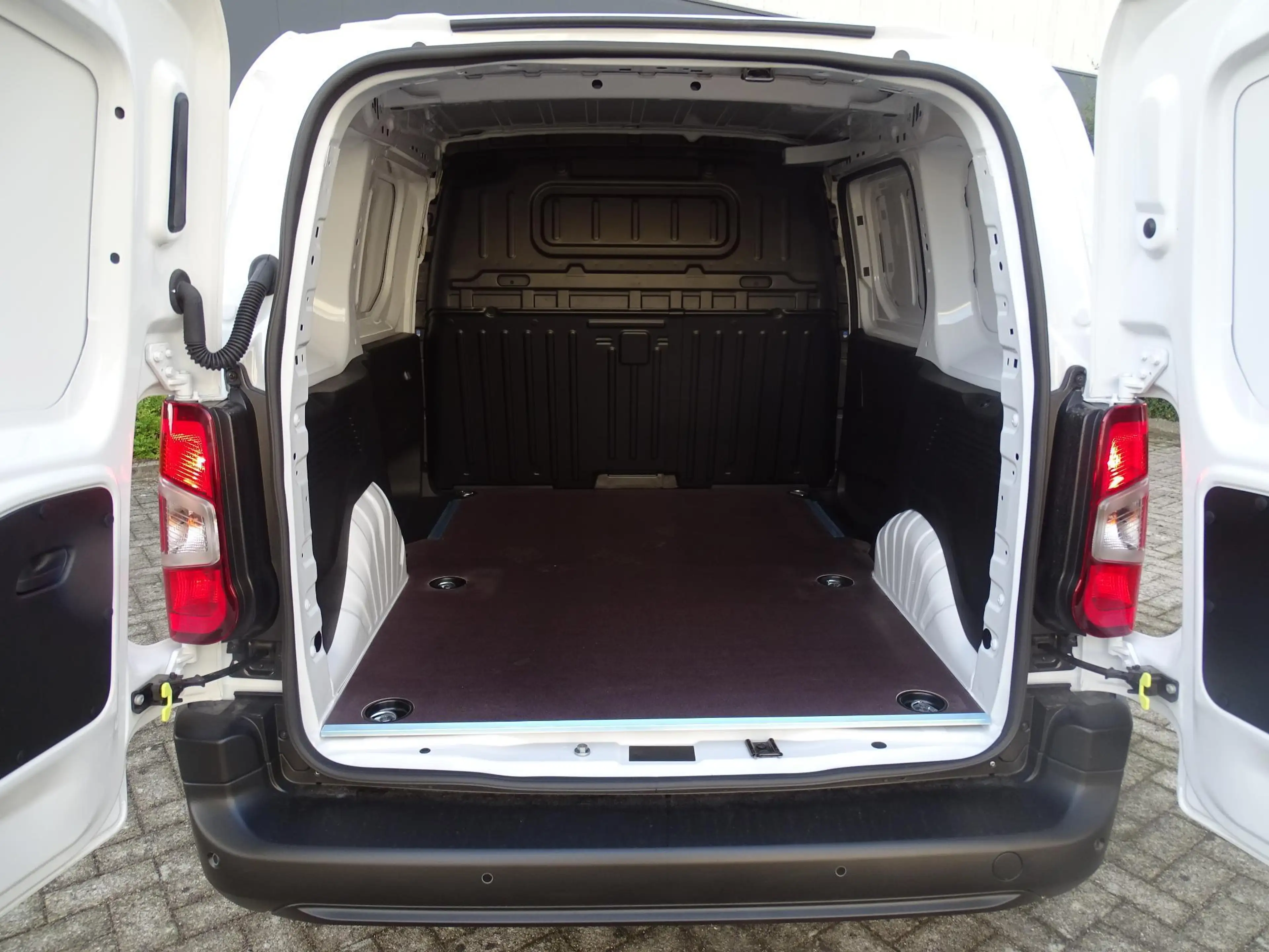 Citroen Berlingo Electric 50 kW/h XL — photo 11