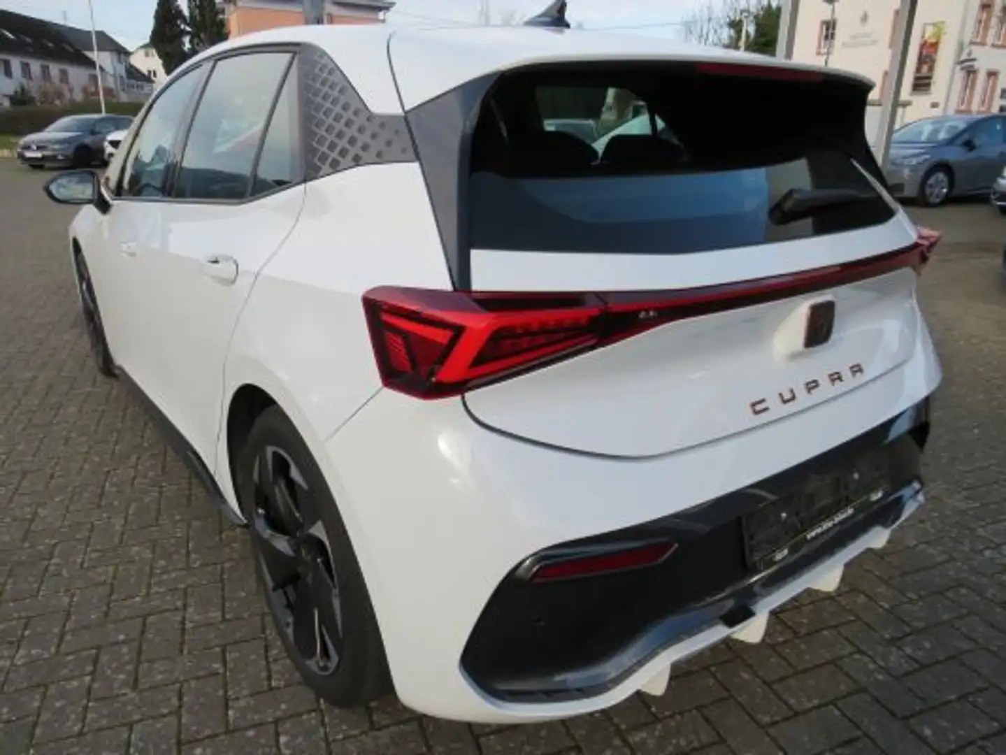 CUPRA Born 150 KW  58/62KWH Weiß - 2