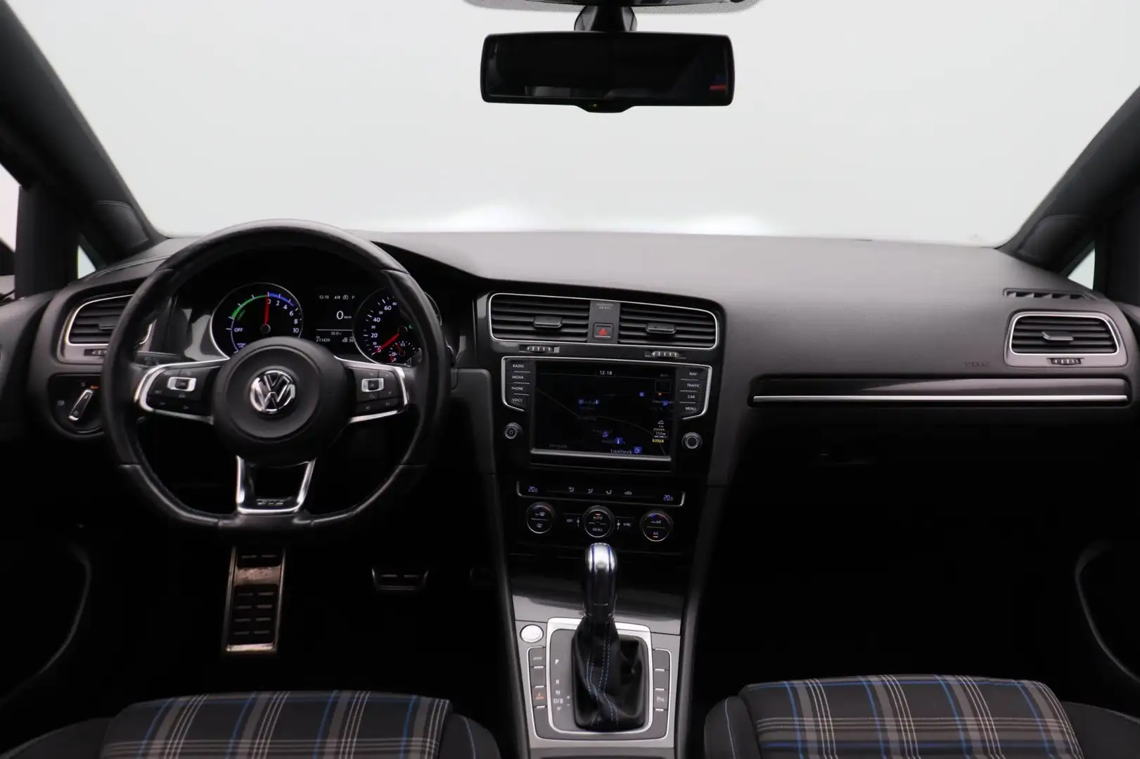 Volkswagen Golf GTE 1.4 TSI Pano/dak Origineel NL Navigatie Zwart - 2