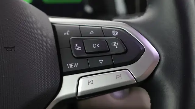 Volkswagen T7 Multivan VW T7 Multivan Life ÜH TDI Ansicht 28