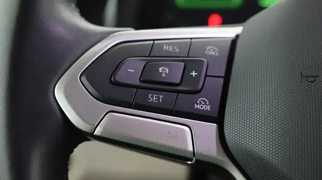 Volkswagen T7 Multivan VW T7 Multivan Life ÜH TDI Ansicht 27