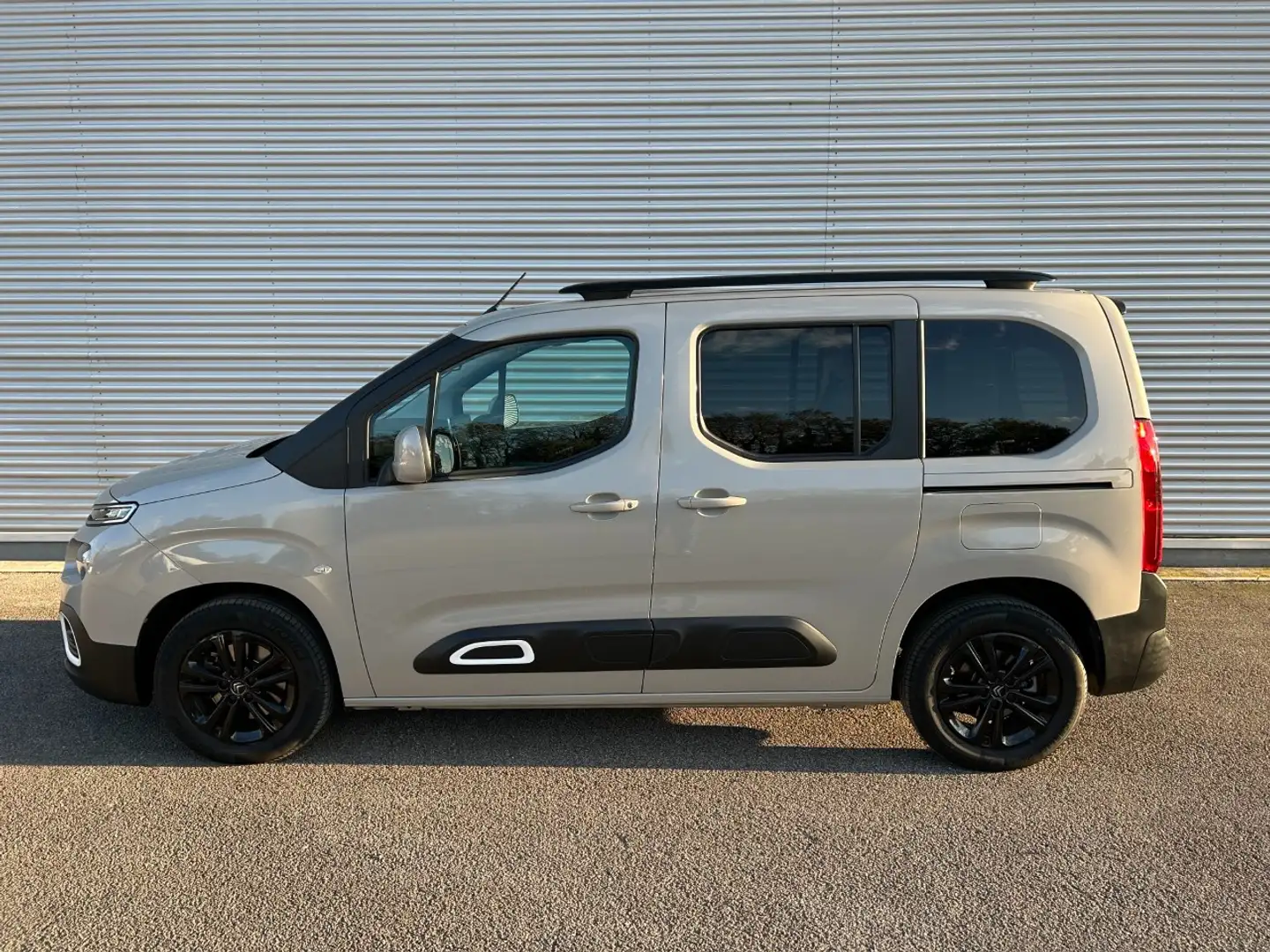 Citroen Berlingo 1.2 puretech M Shine s&s 130cv eat8 Gris - 1