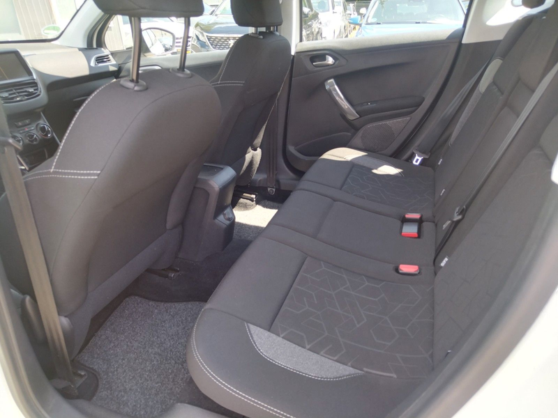 Peugeot 2008 Active+GARANTIE+KLIMA+PDC+TEMPOMAT+EURO 6 — photo 11
