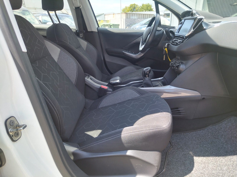 Peugeot 2008 Active+GARANTIE+KLIMA+PDC+TEMPOMAT+EURO 6 — photo 14