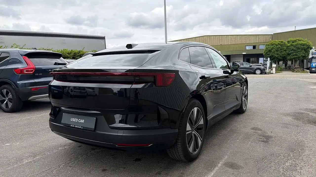 Polestar 4 2025