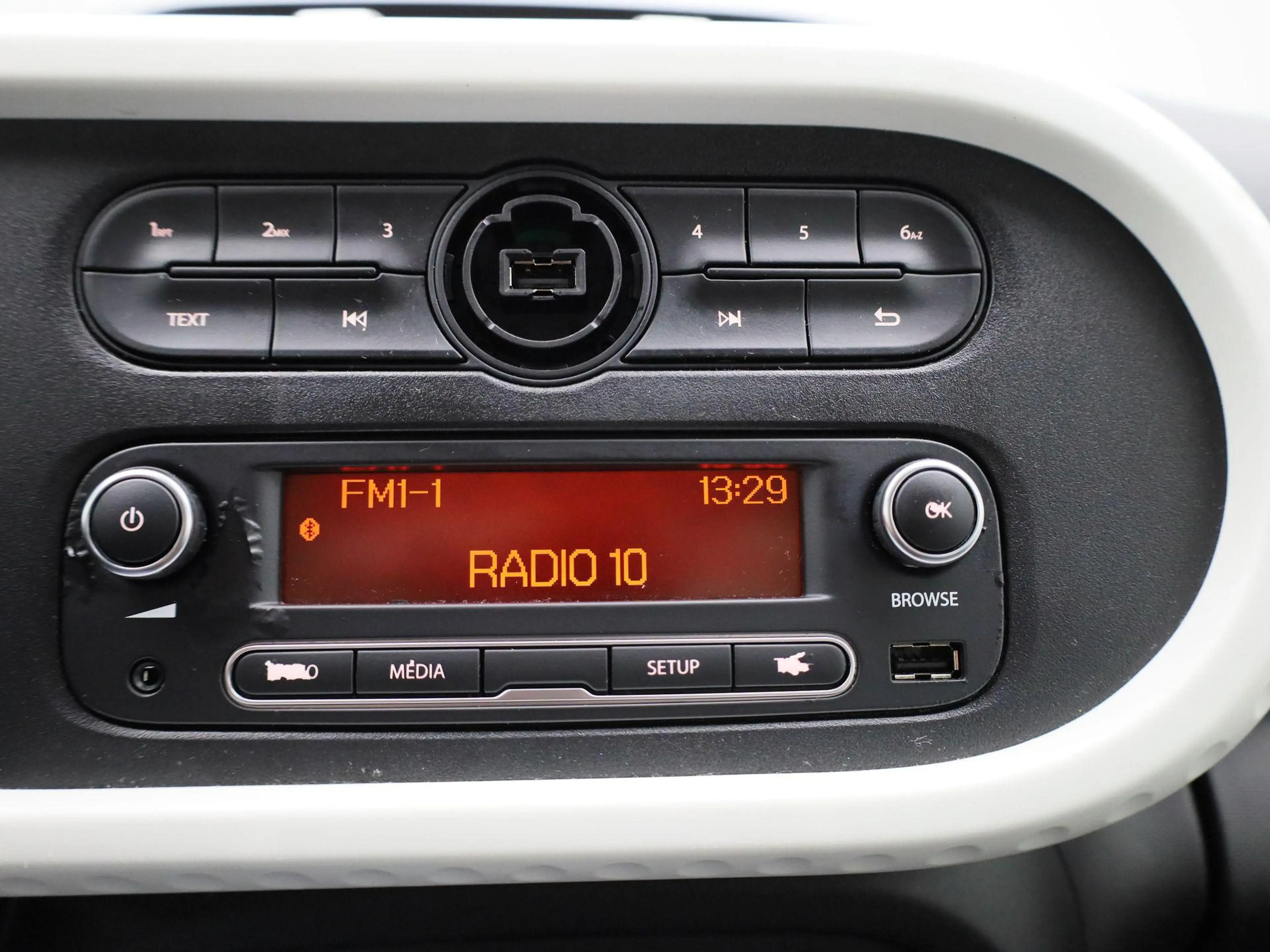 Renault Twingo 1.0 SCe Collection — photo 15