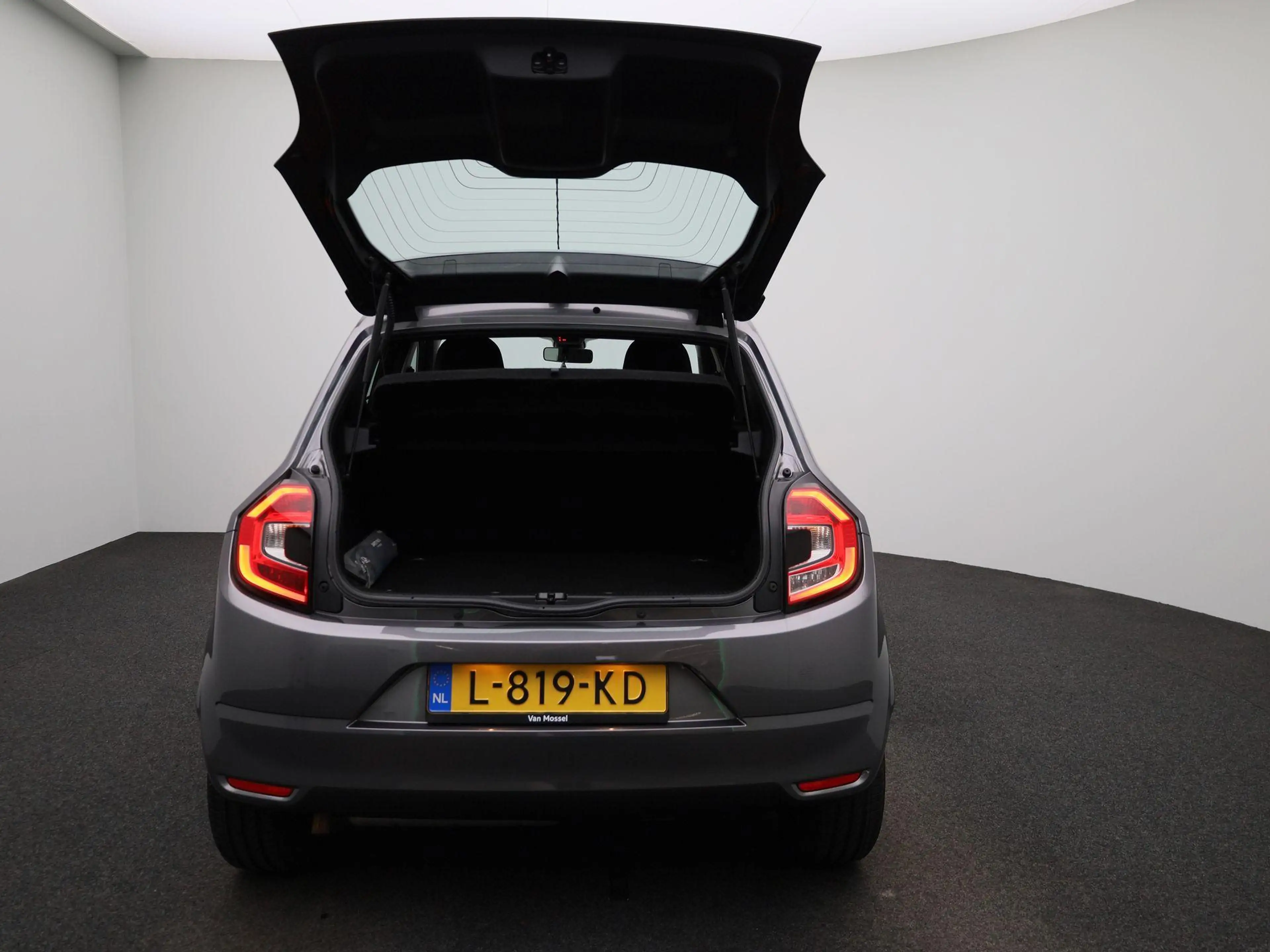 Renault Twingo 1.0 SCe Collection — photo 11