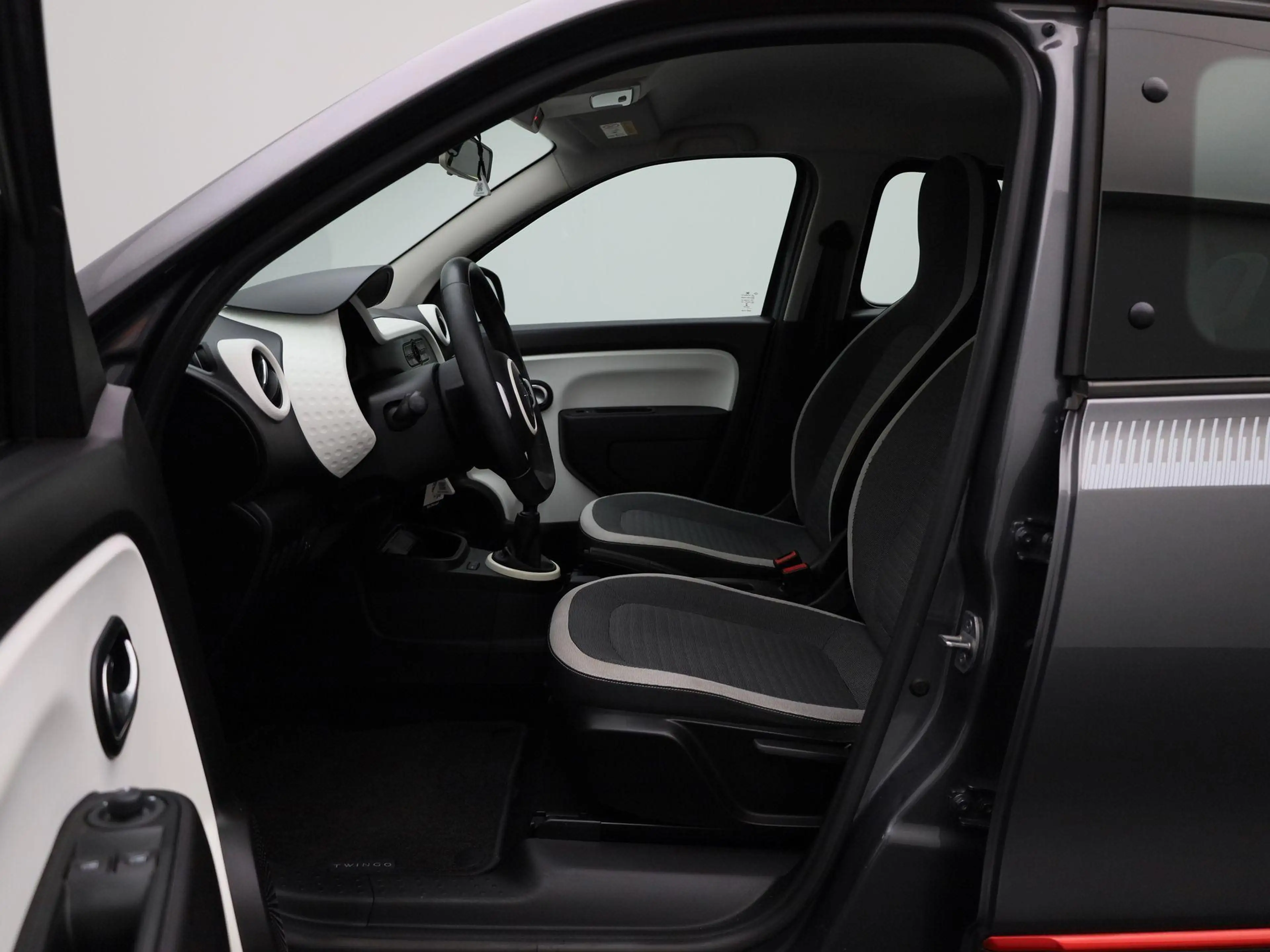 Renault Twingo 1.0 SCe Collection — photo 9
