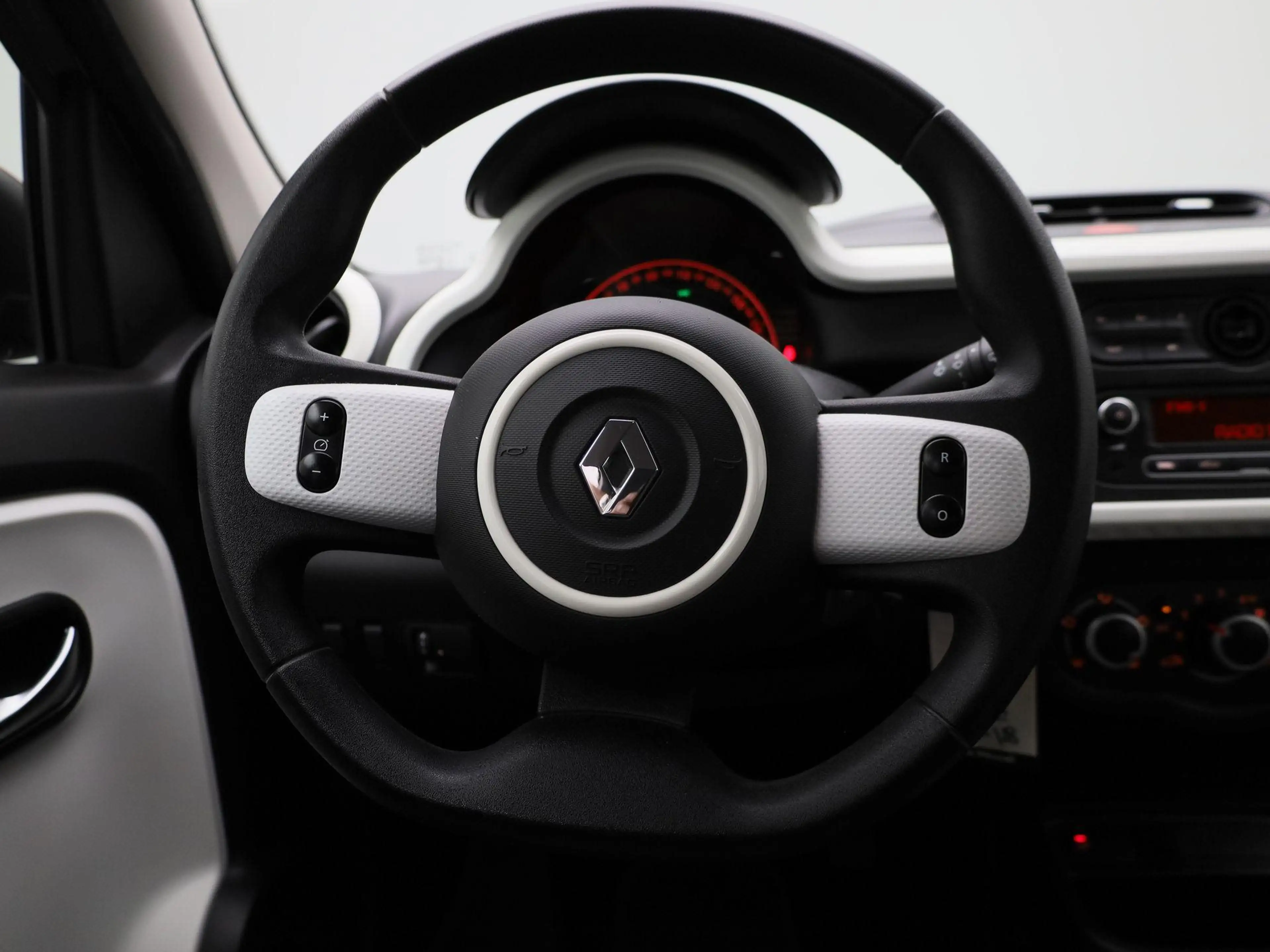Renault Twingo 1.0 SCe Collection — photo 7
