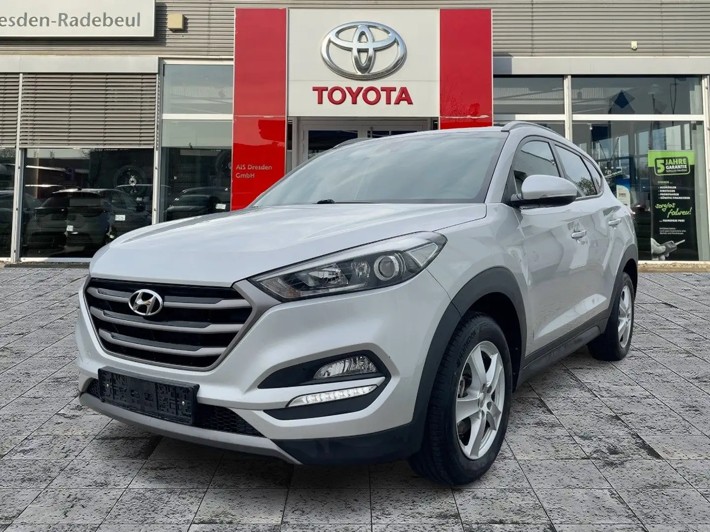 Hyundai TUCSON 1.6 Intro Edition Navi*KAM*Totwinkel*SHZ Argento - 2