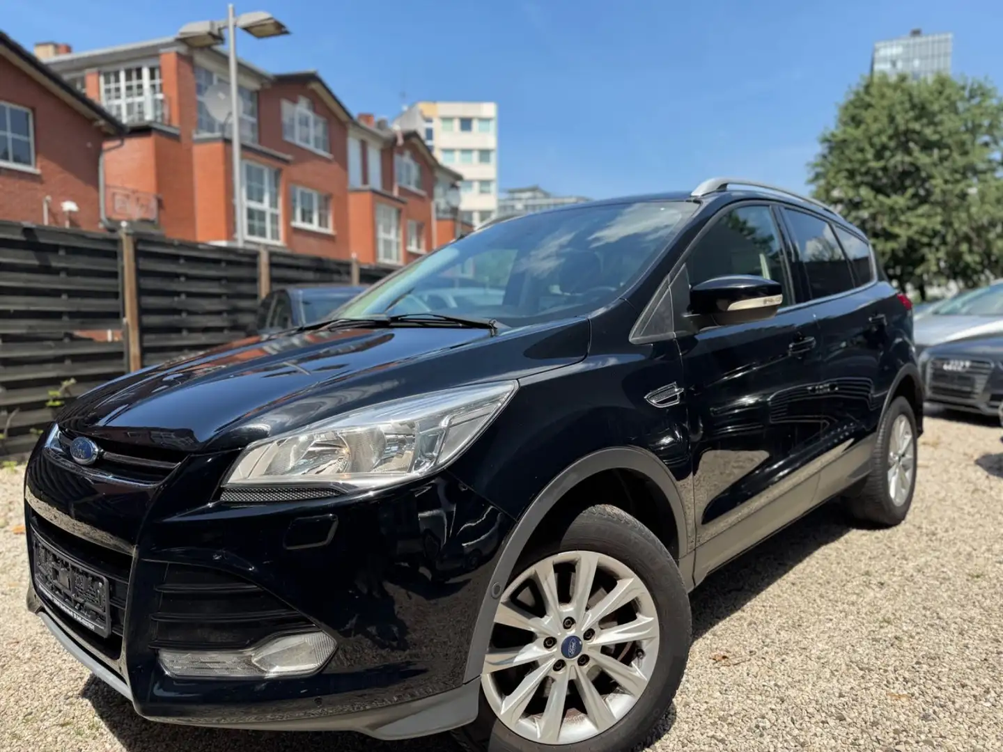 Ford Kuga 2.0TDCI Titanium/AUT./S-HEFT/NAVI/R-CAM/EU6 Zwart - 2